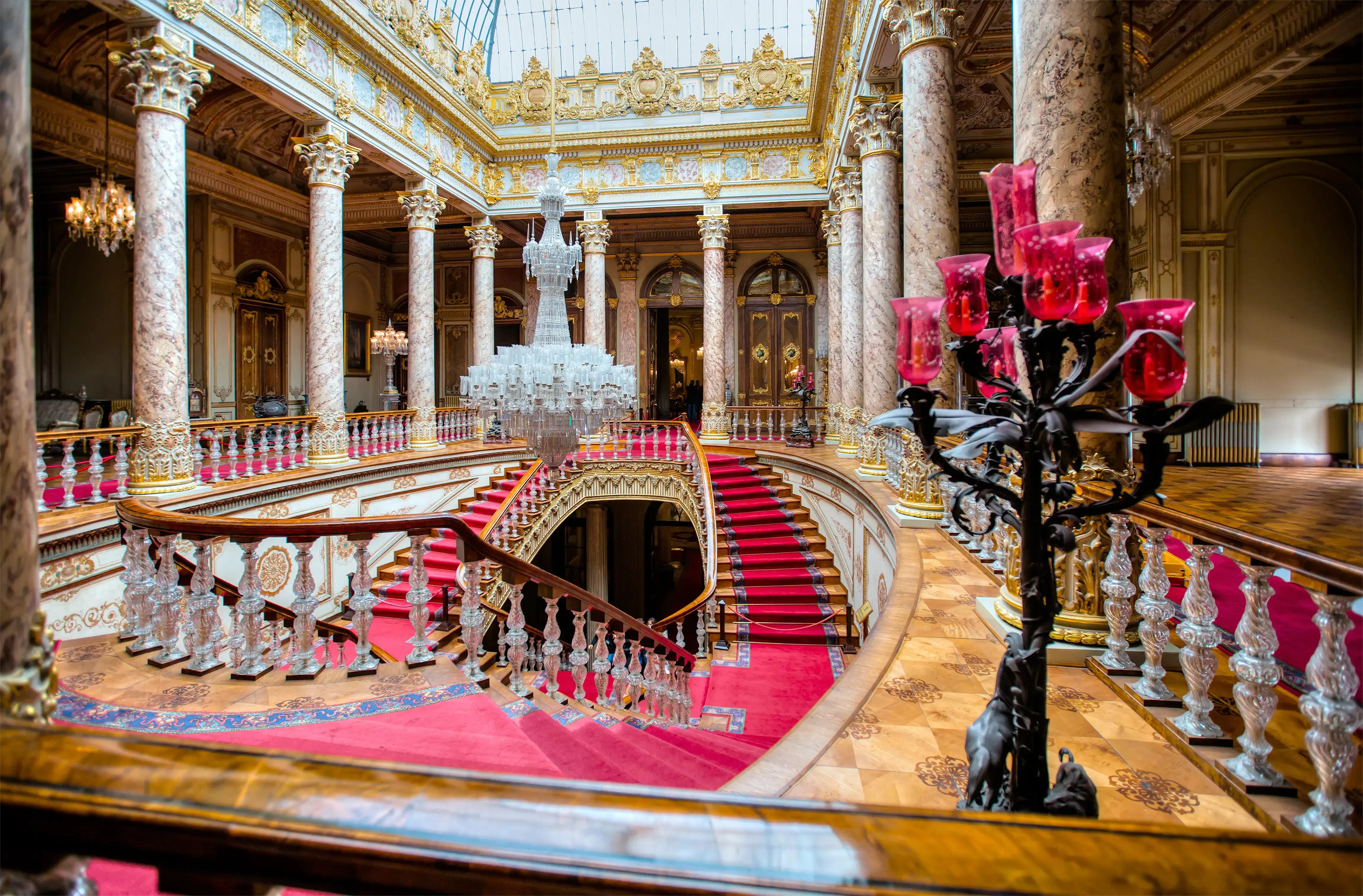 Accessible Dolmabahce Visit: Comfort, Mobility, and Low-Stress Planning