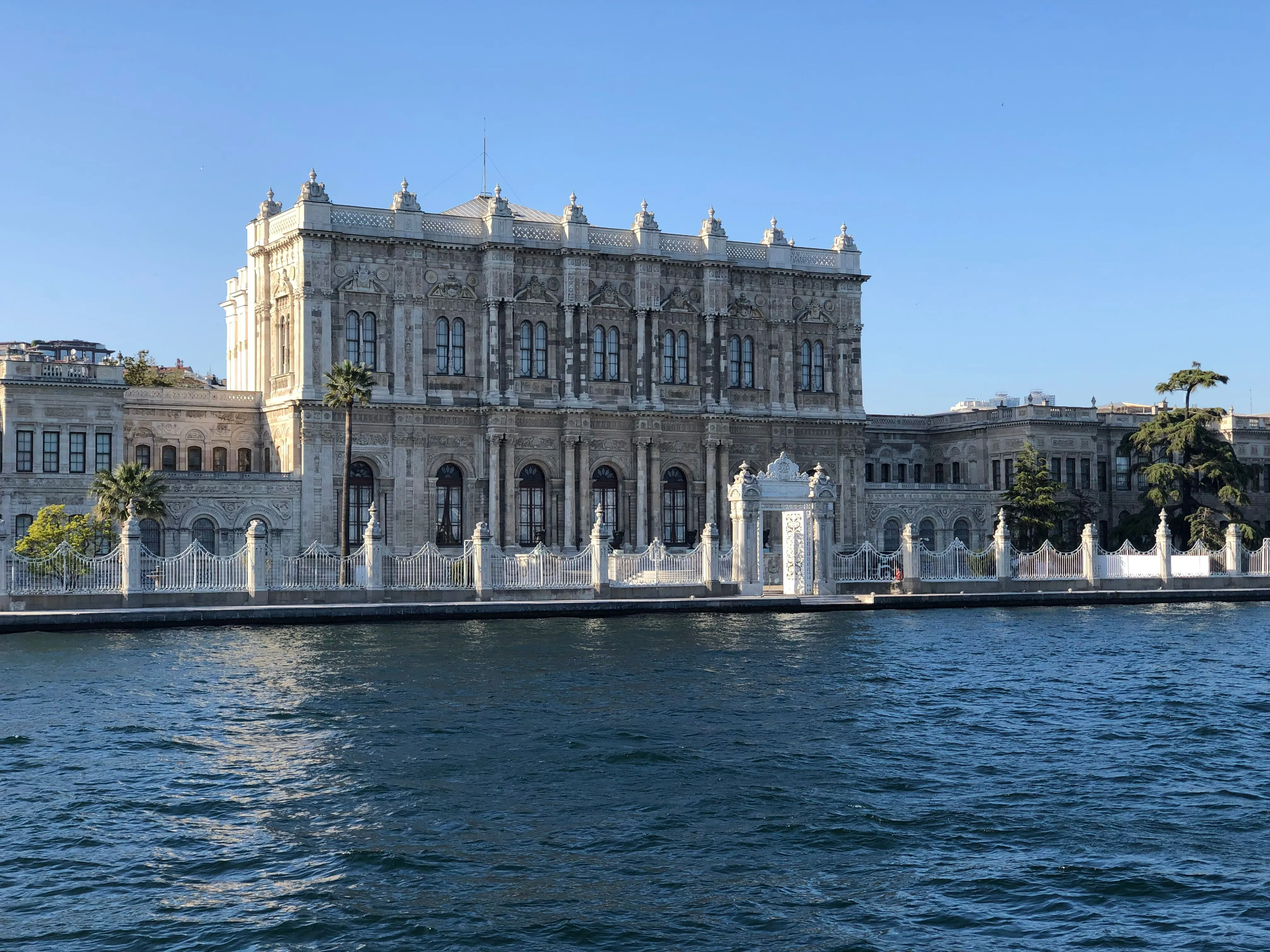One-Day Istanbul Itinerary Centered on Dolmabahce (Balanced, Realistic, Scenic)