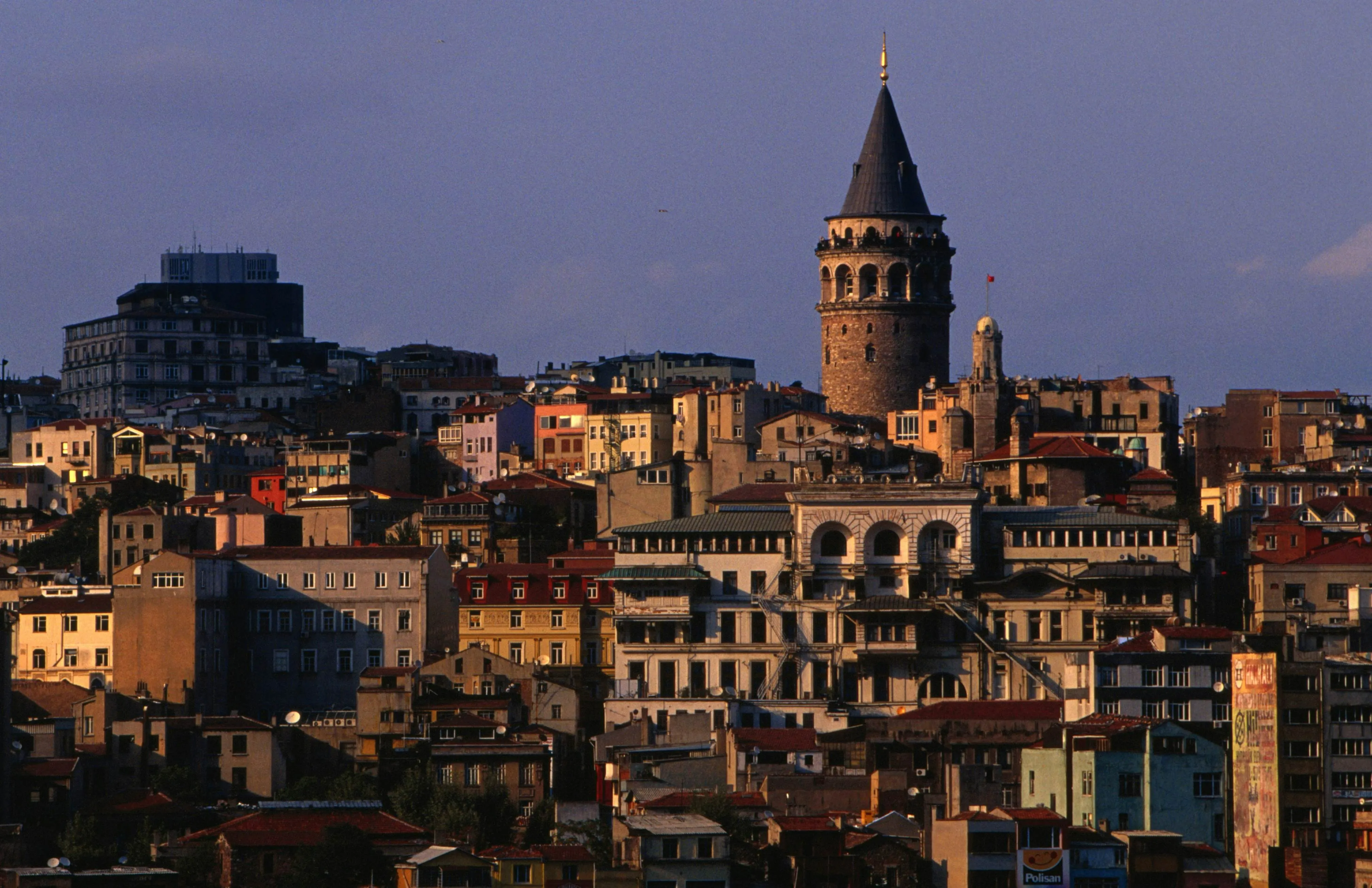 Galata on a Budget: Free Views, Smart Combos, Cheap Eats