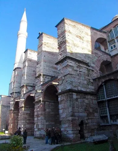 Earthquake Resilience: How Hagia Sophia’s Structure Handles Lateral Forces