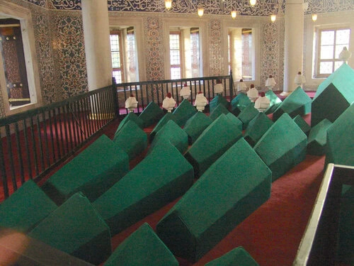 Child burials in Murad III’s tomb