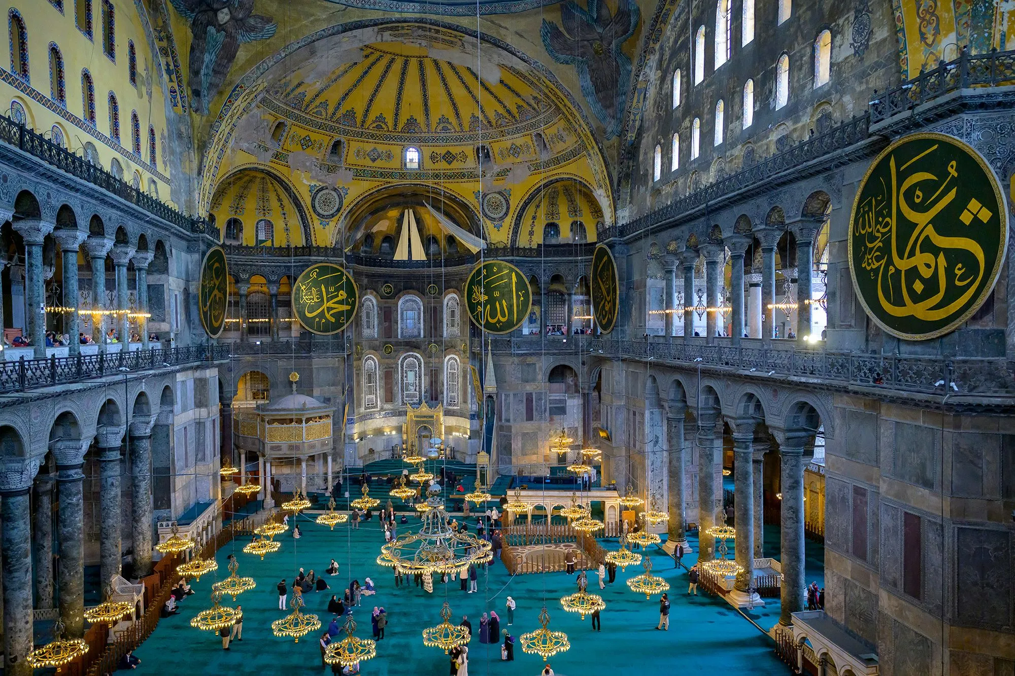 Appropriate Outfit for Hagia Sophia: Modesty, Comfort, and Seasonal Tips