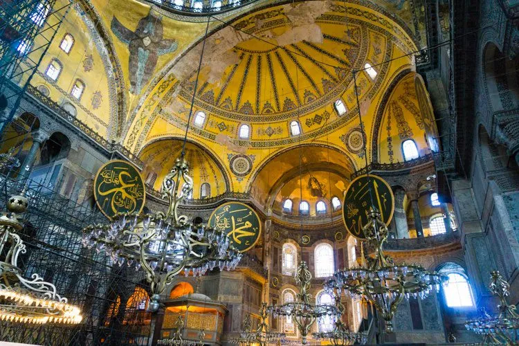 Dress Code, Photography & Etiquette Inside Hagia Sophia