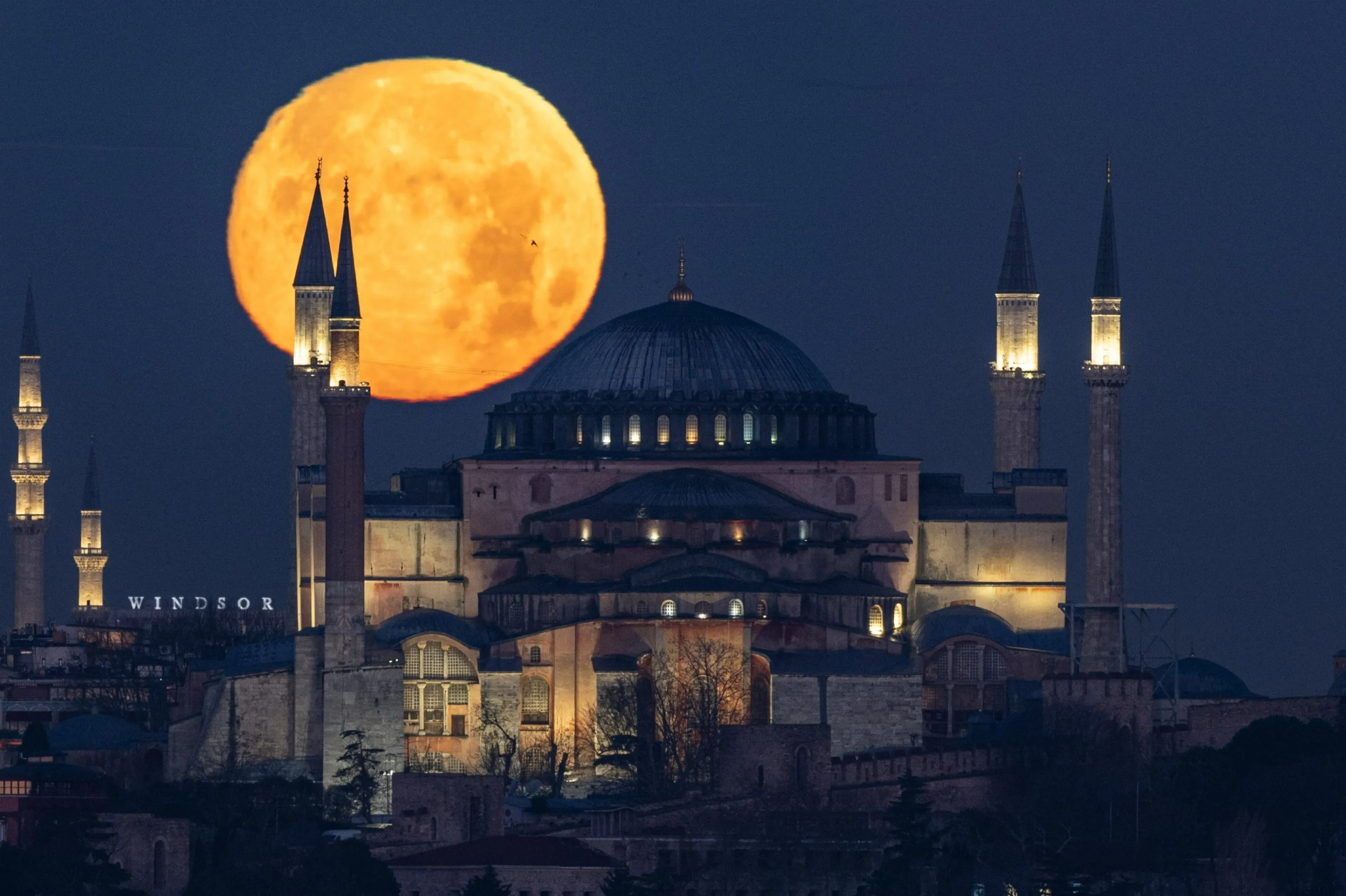 Couples’ Slow Itinerary: Hagia Sophia, Tea, and Evening Strolls