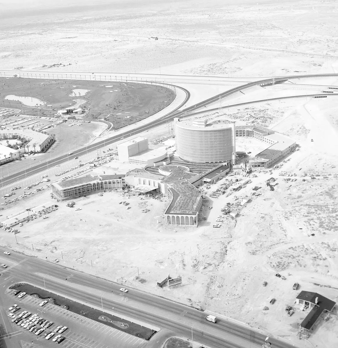 Caesars Palace construction, 1966