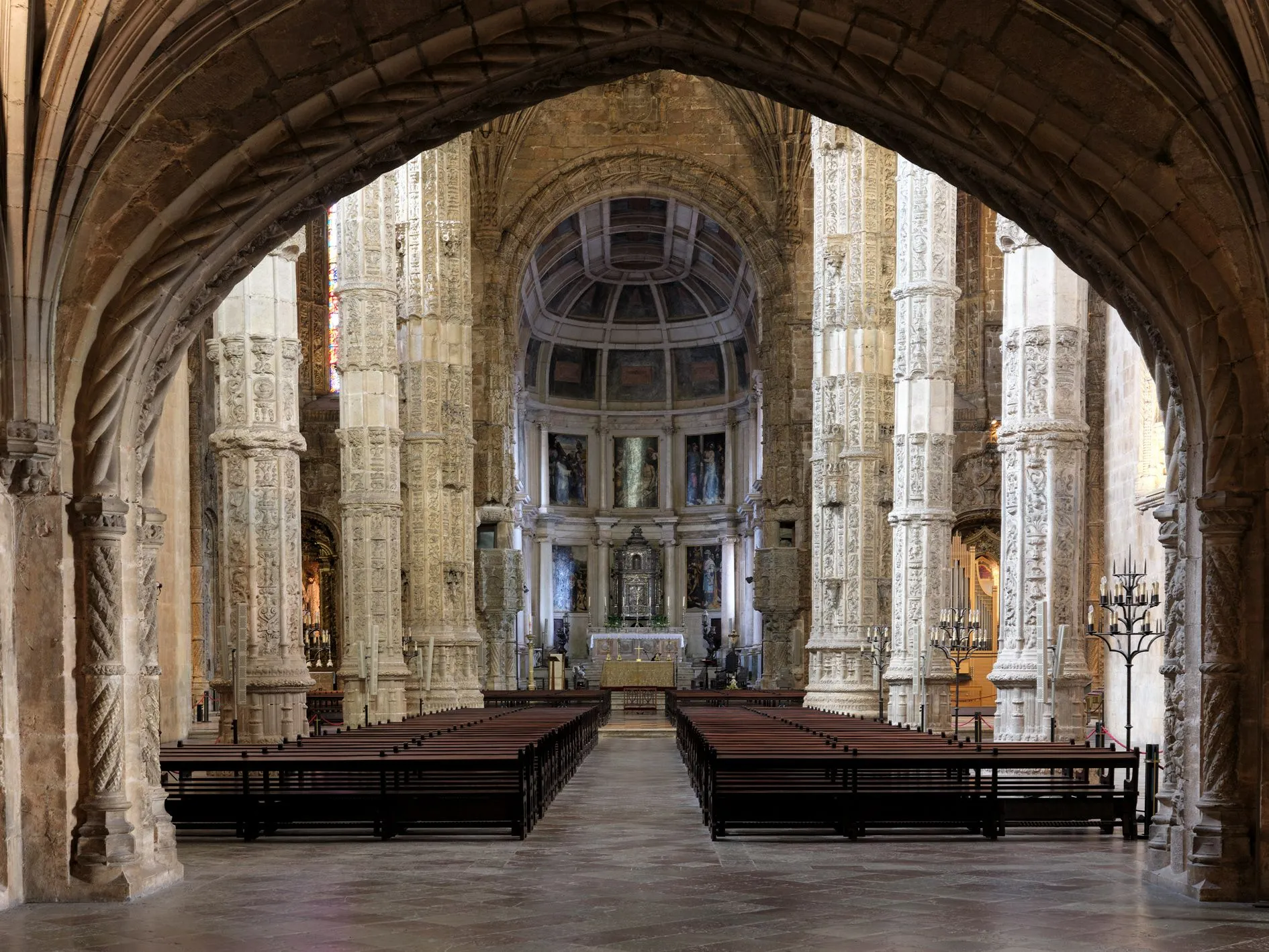 Jerónimos Church main nave