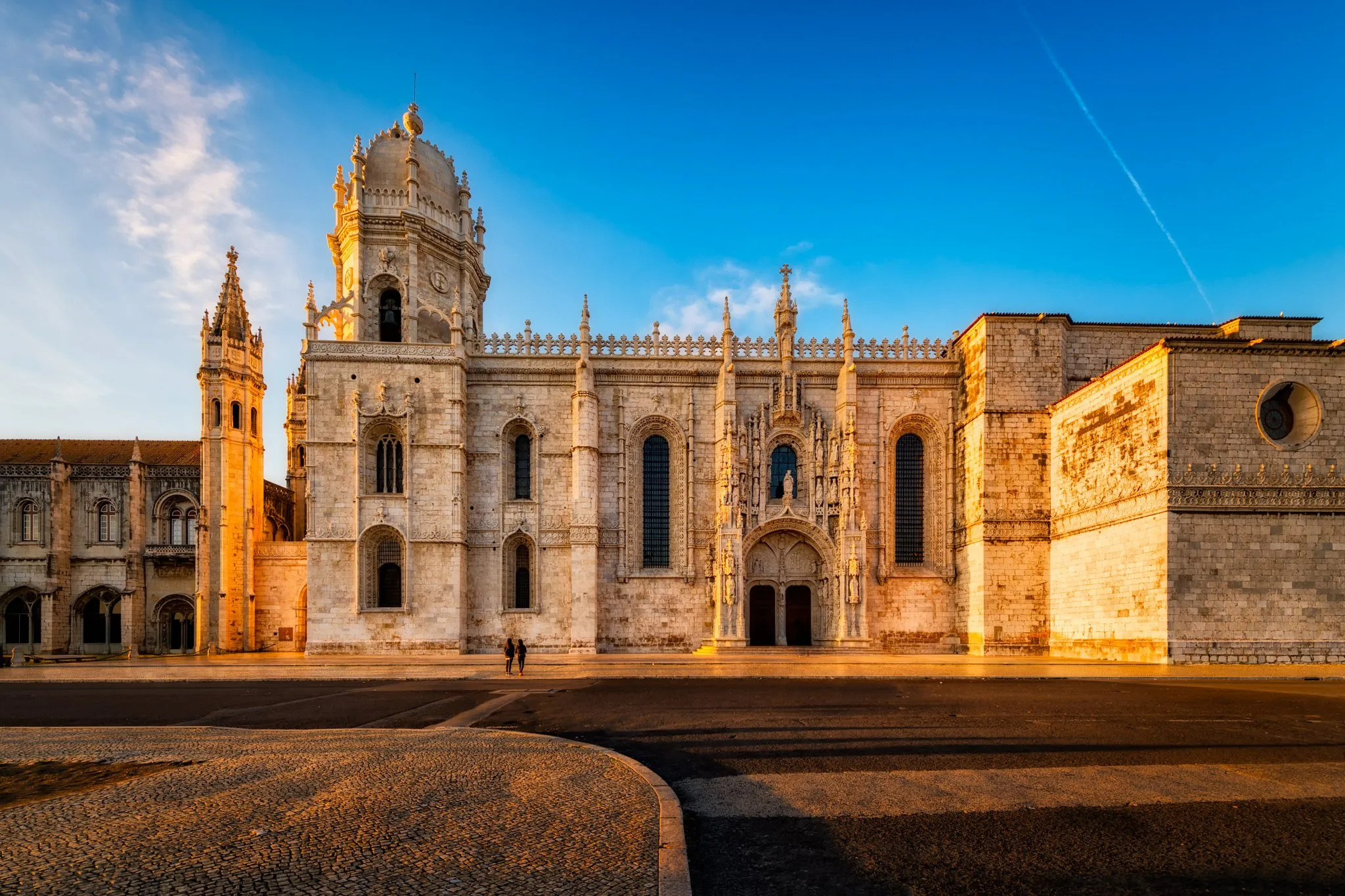 Jerónimos Monastery at sunset