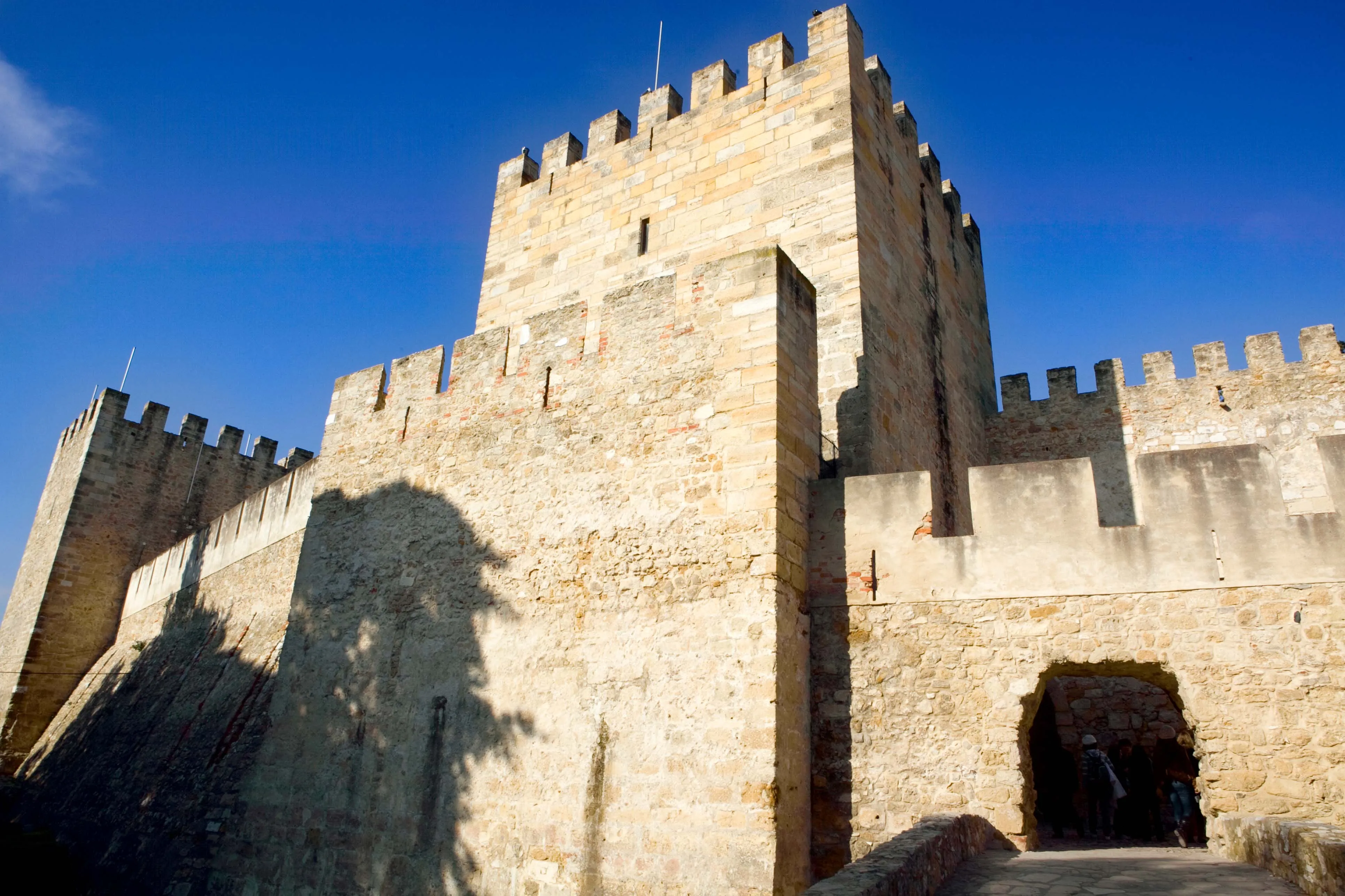Stone curtain wall at São Jorge Castle