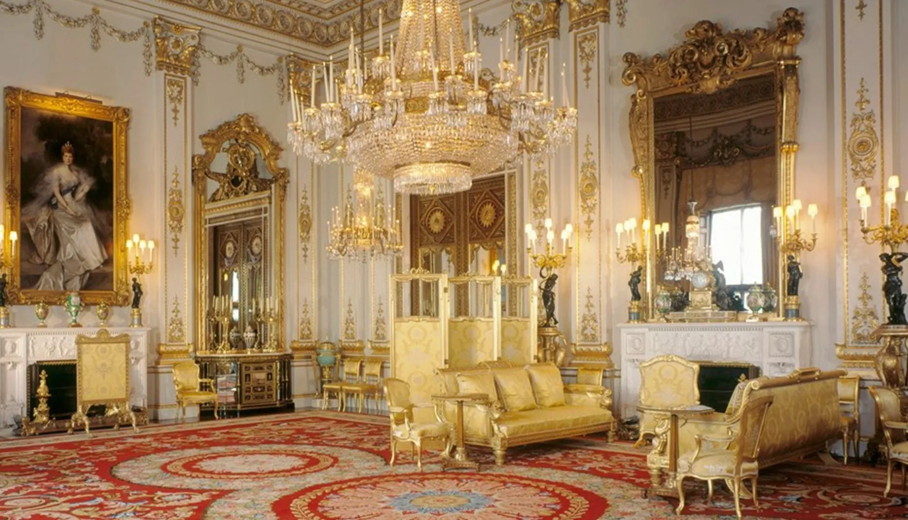 Buckingham Palace: Interior Tour + Royal Walking Tour