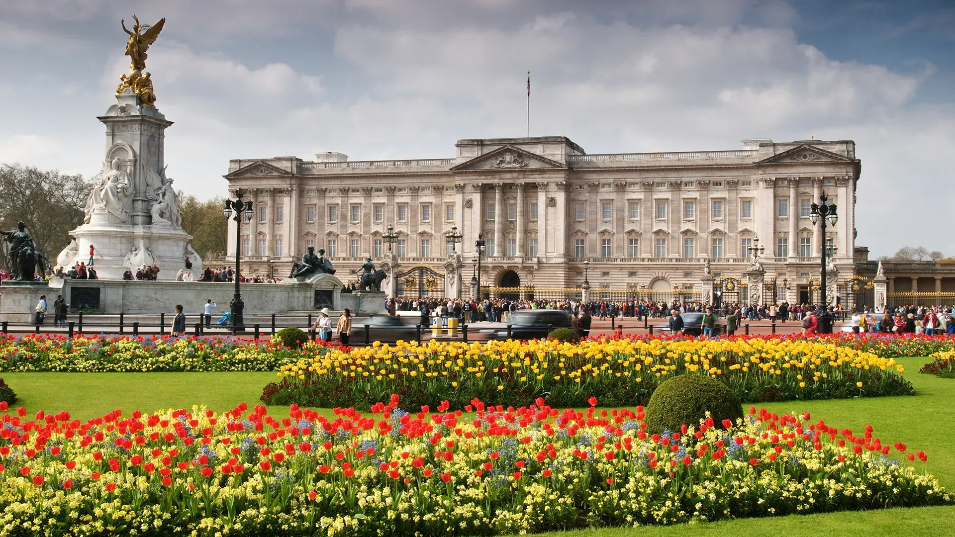 Queen Victoria Memorial near Buckingham Palace