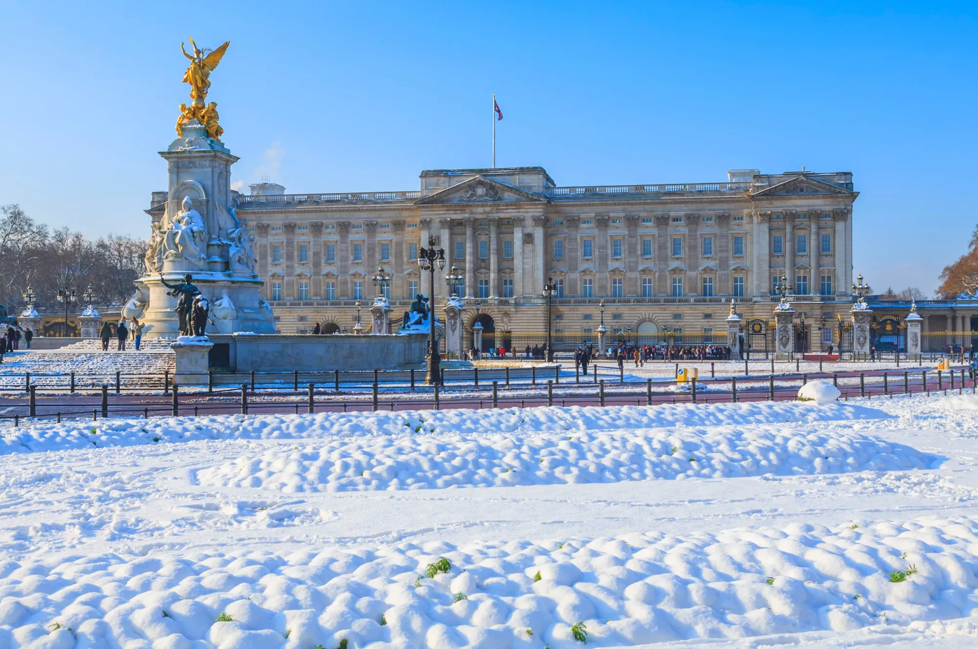 Buckingham Palace in snow