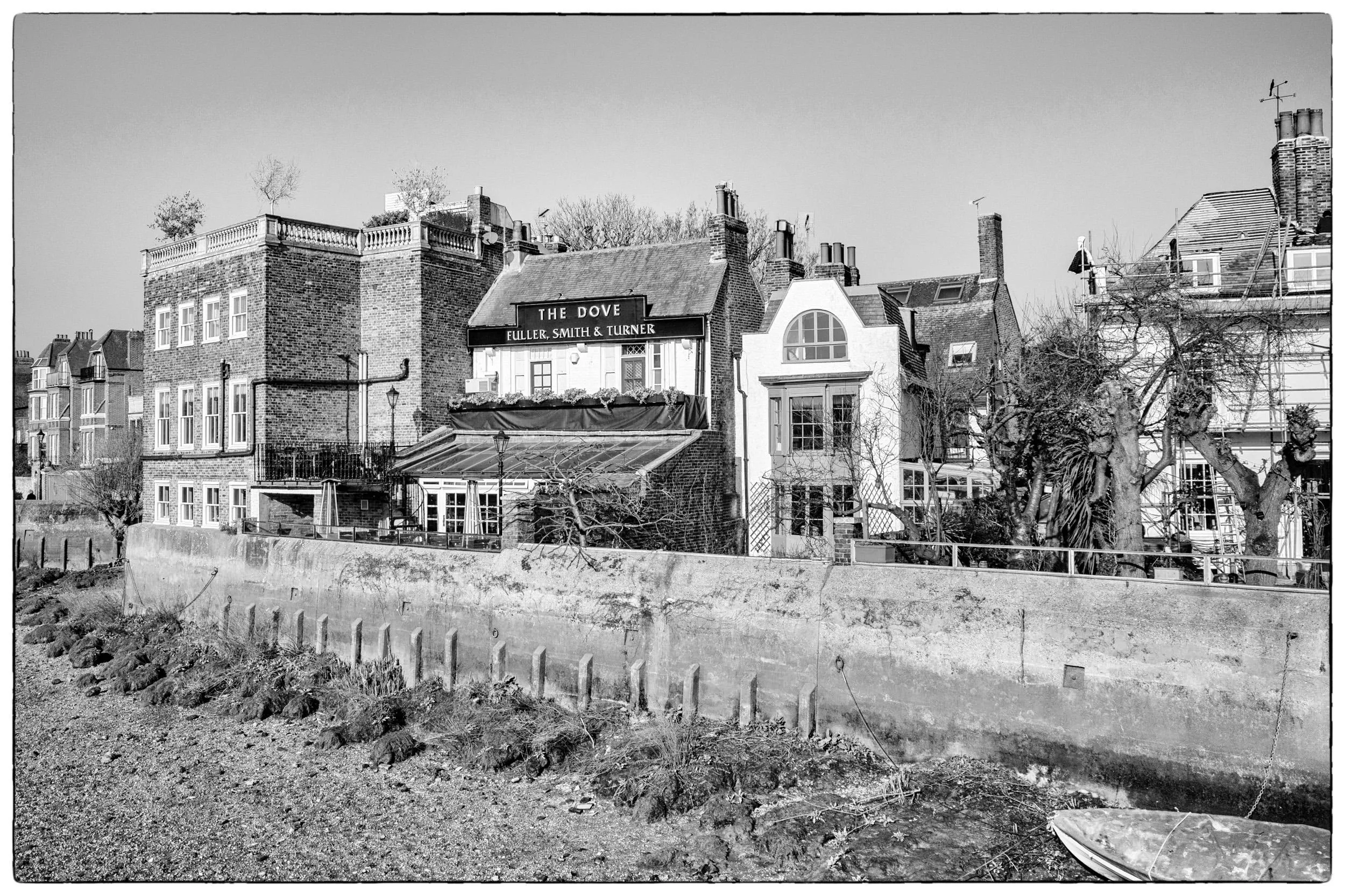 Thames shore around 1900