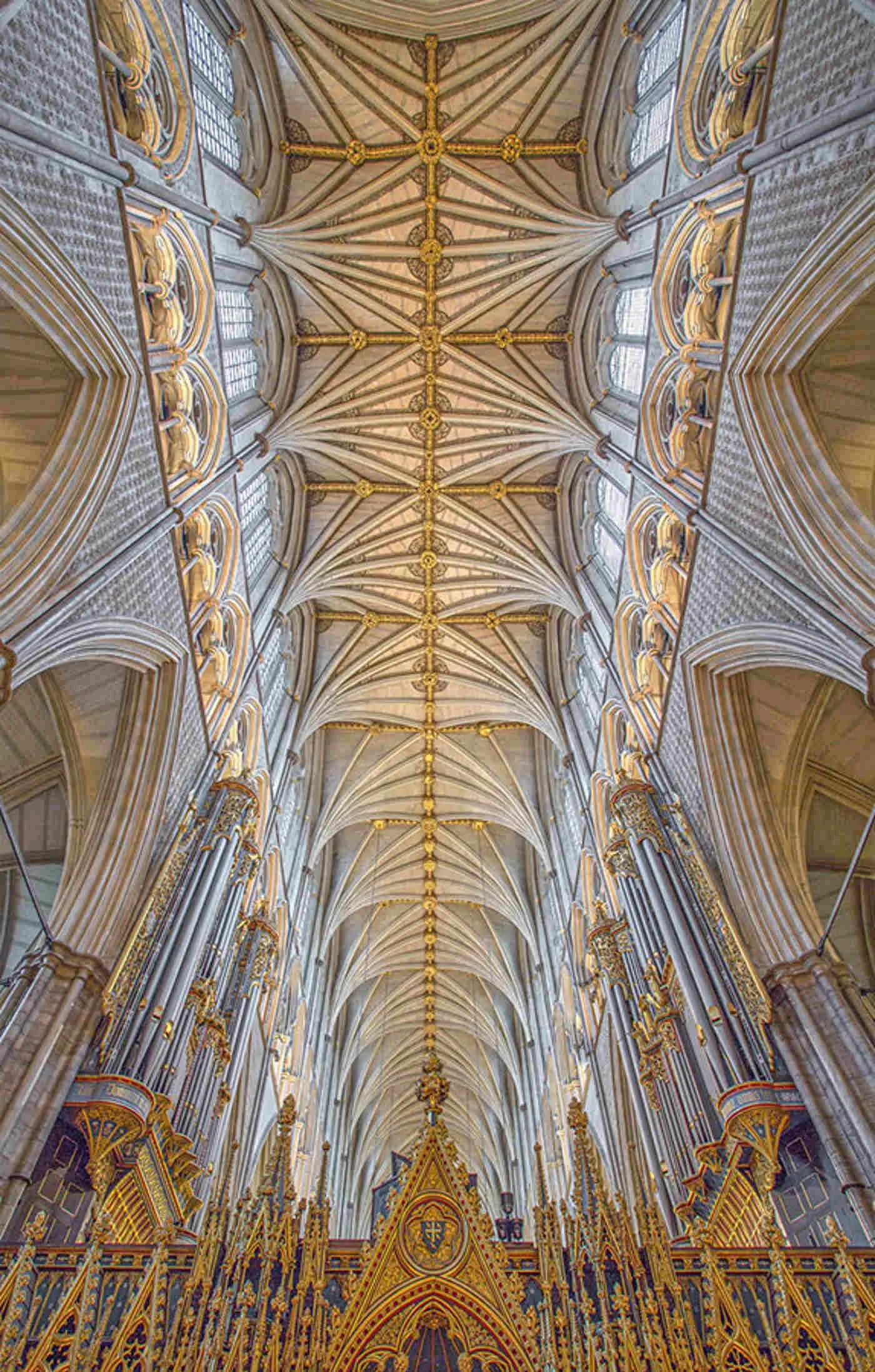 Exquisite fan‑vaulted ceiling of Henry VII’s Lady Chapel