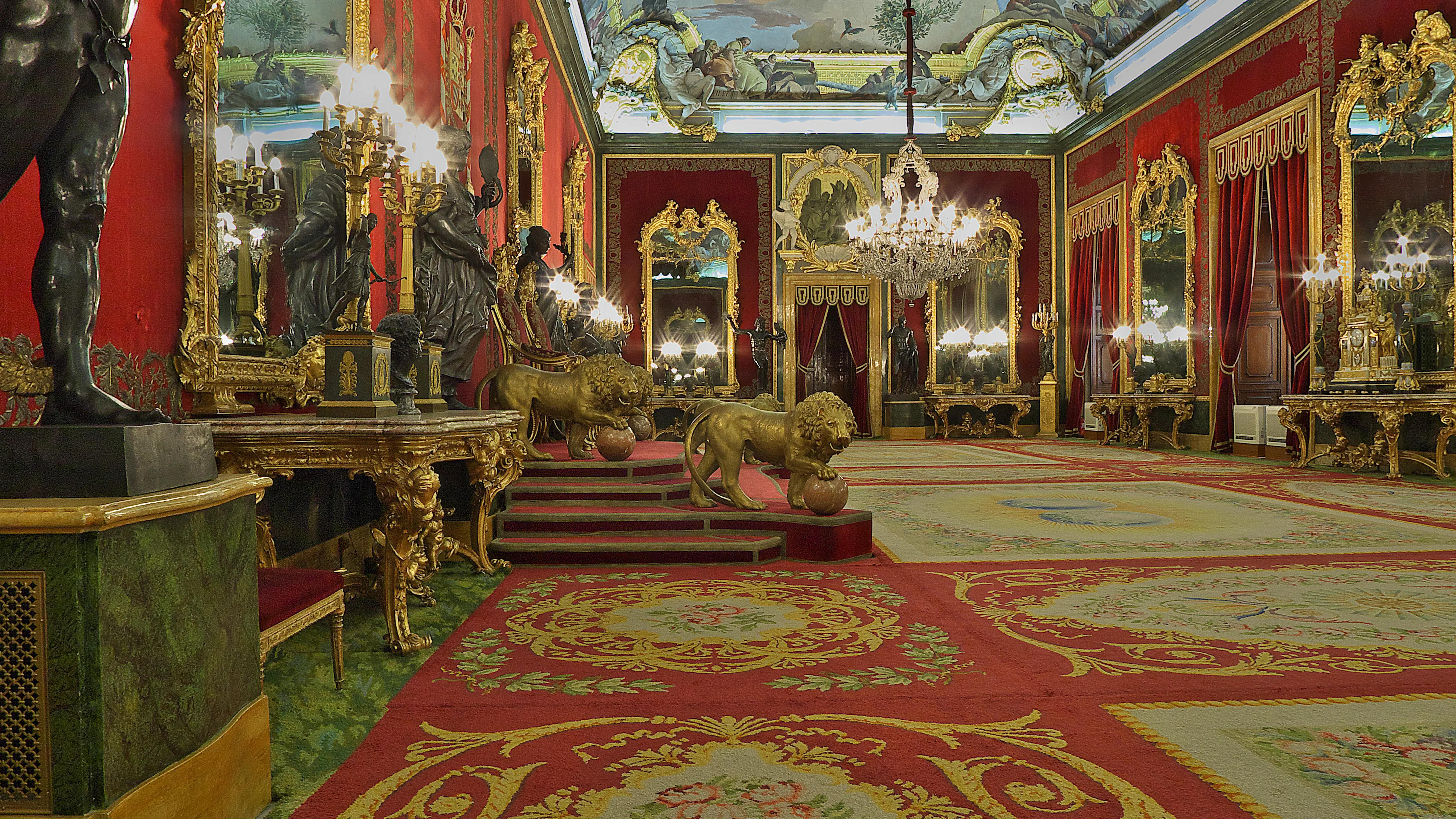 Throne Room: Gilding, Textiles, and the Choreography of Protocol