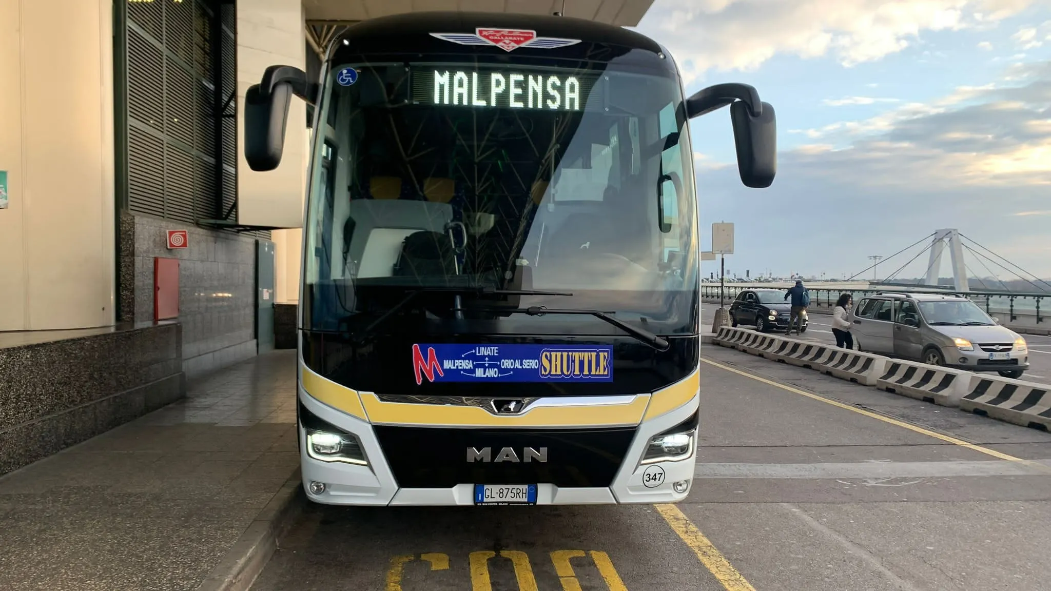 Malpensa shuttle coach for Milan transfer