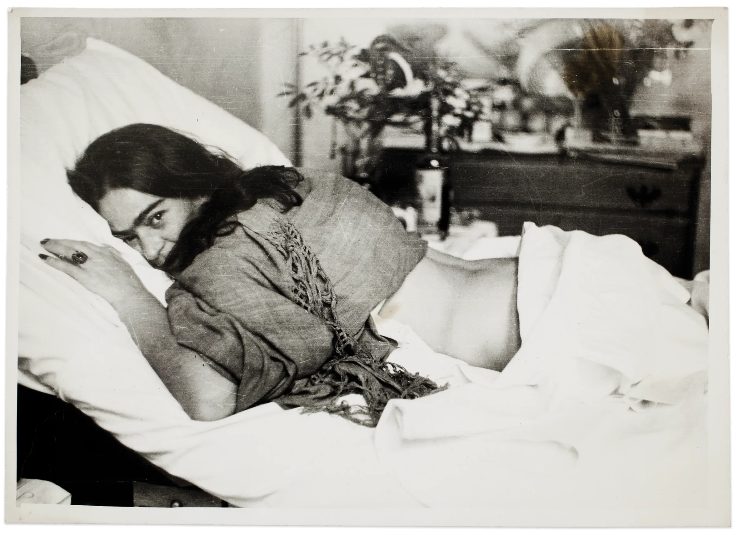 Frida Kahlo bed and personal space