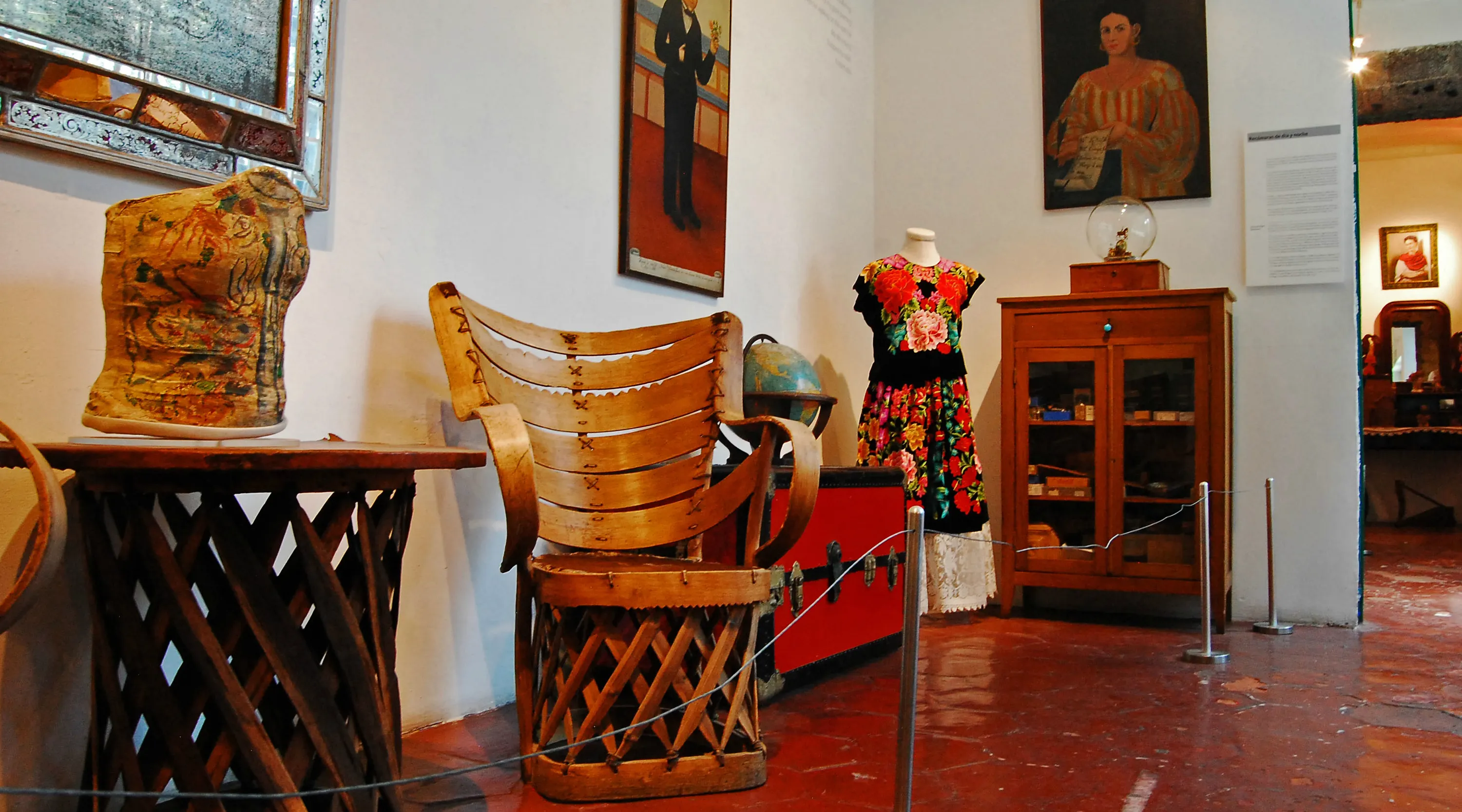 Artifacts displayed inside Casa Azul