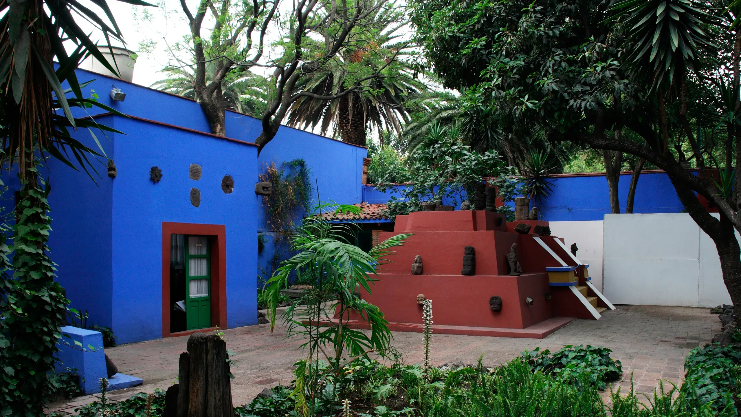 Main courtyard at Casa Azul