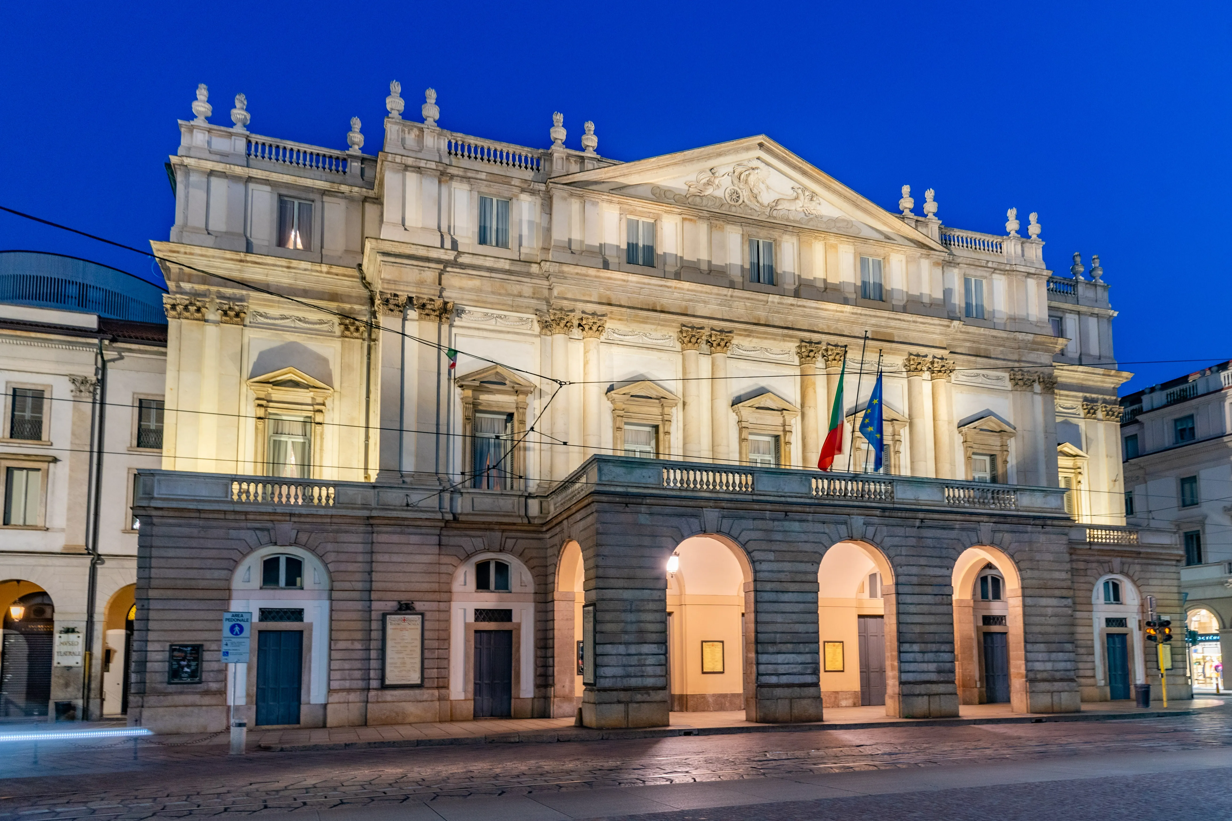Teatro alla Scala exterior at night