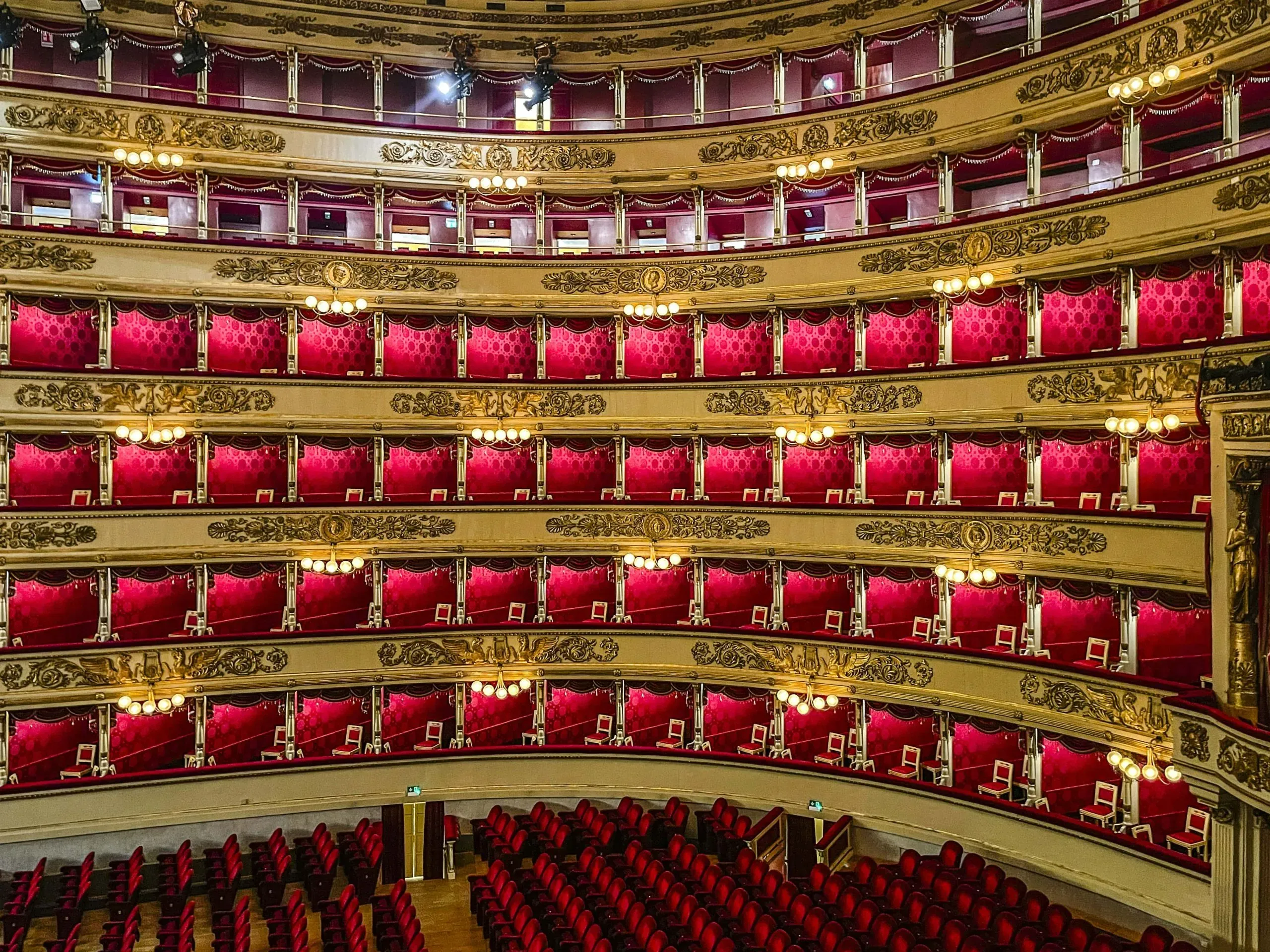 Upper gallery and historic boxes view