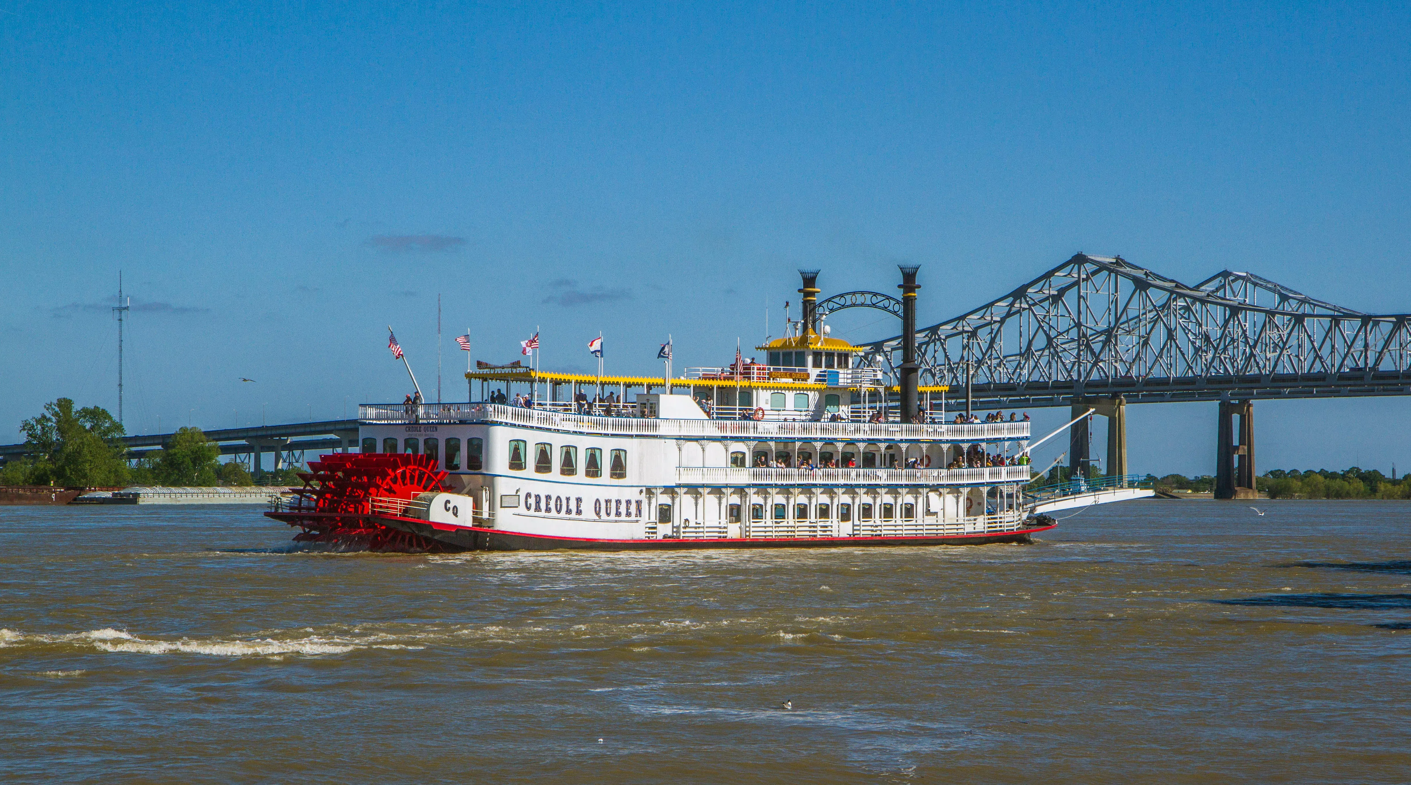 Solo on the Mississippi: Why a Paddle-Wheel Cruise Is Perfect Alone