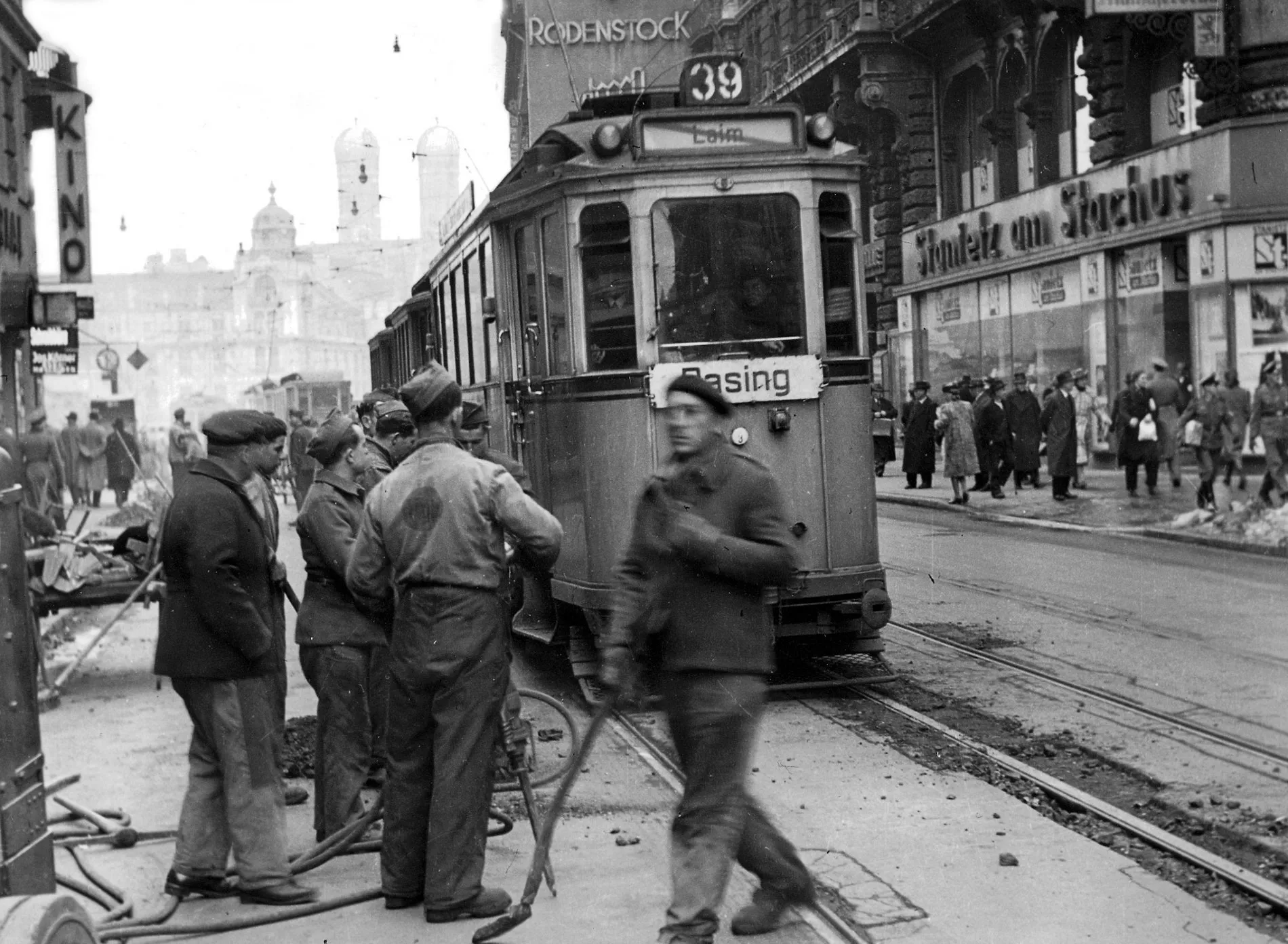 Hidden Gems: Secret Spots Just Steps from the Bus