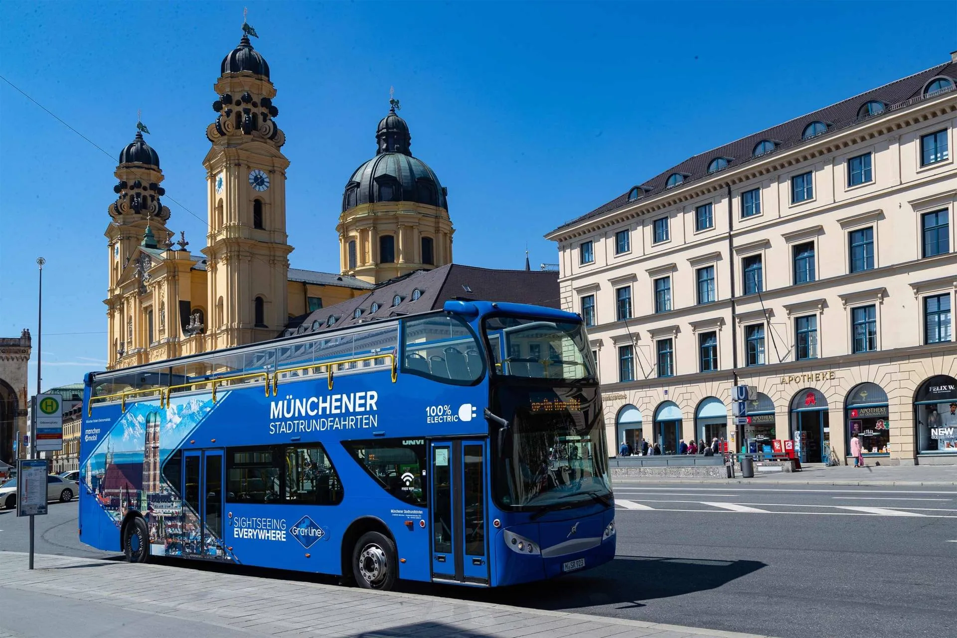 Sightseeing Bus at Odeonsplatz