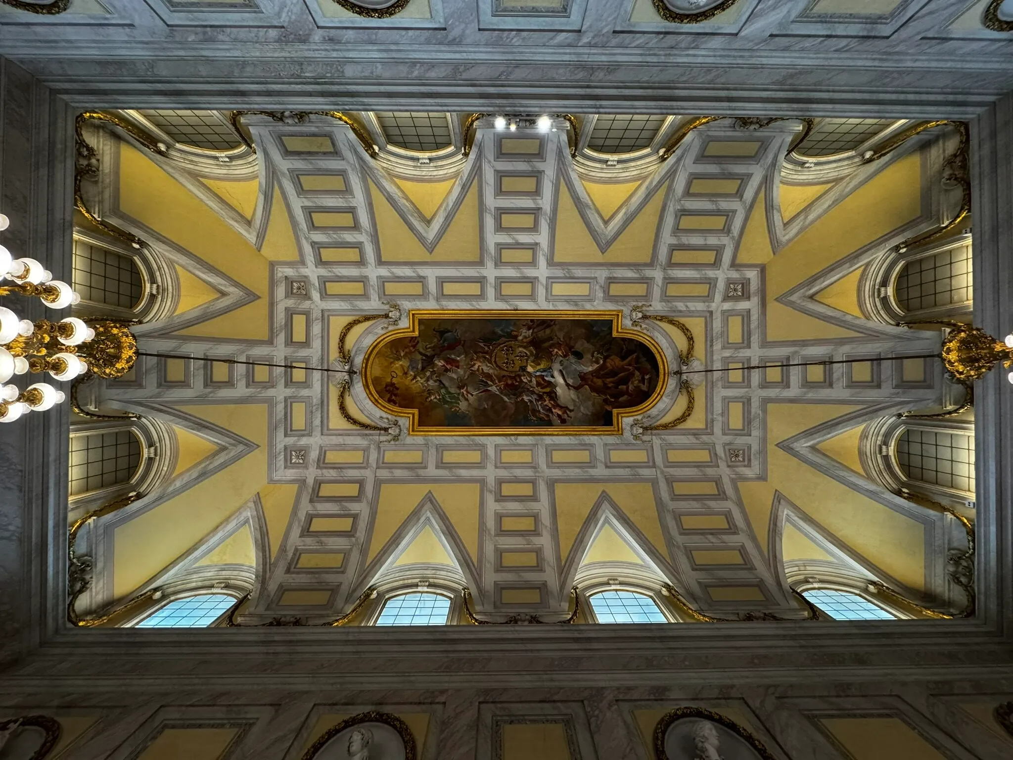 Rainy Day Naples with Artecard: Interiors That Turn Bad Weather into a Win