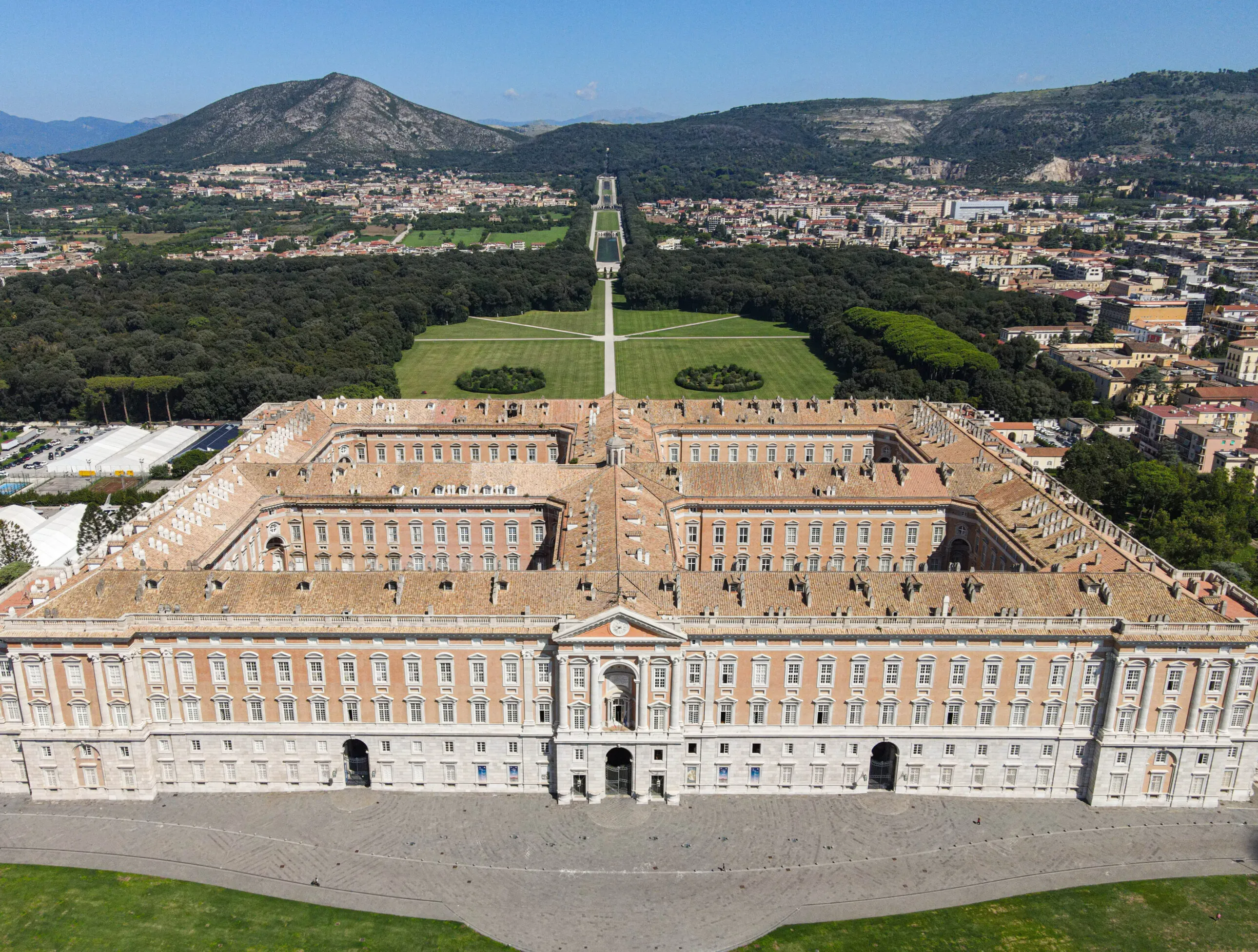 The Ultimate Campania Artecard Story Route: From Naples Streets to Ancient Civilizations