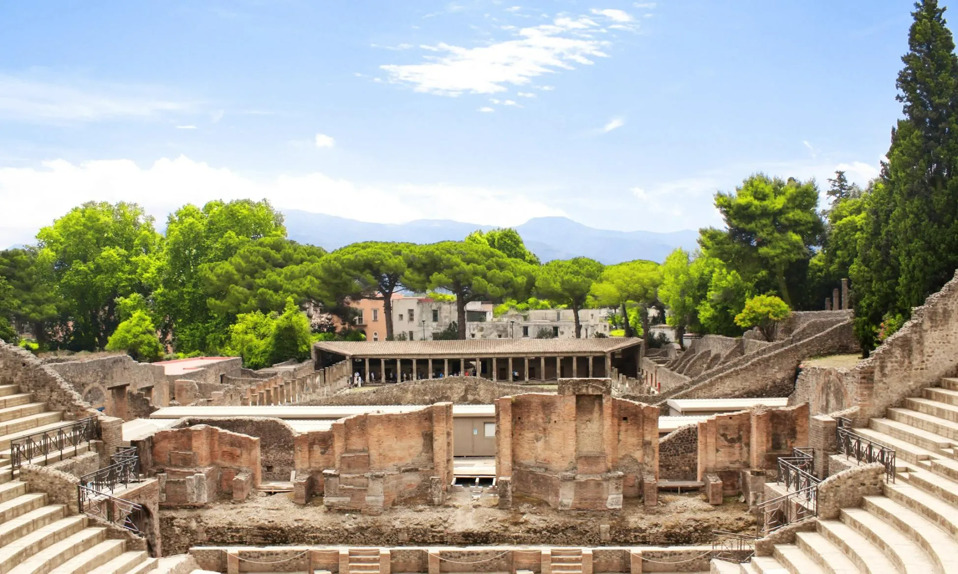 Pompeii with Kids: Curious Eyes, Short Loops, and Stories that Stick