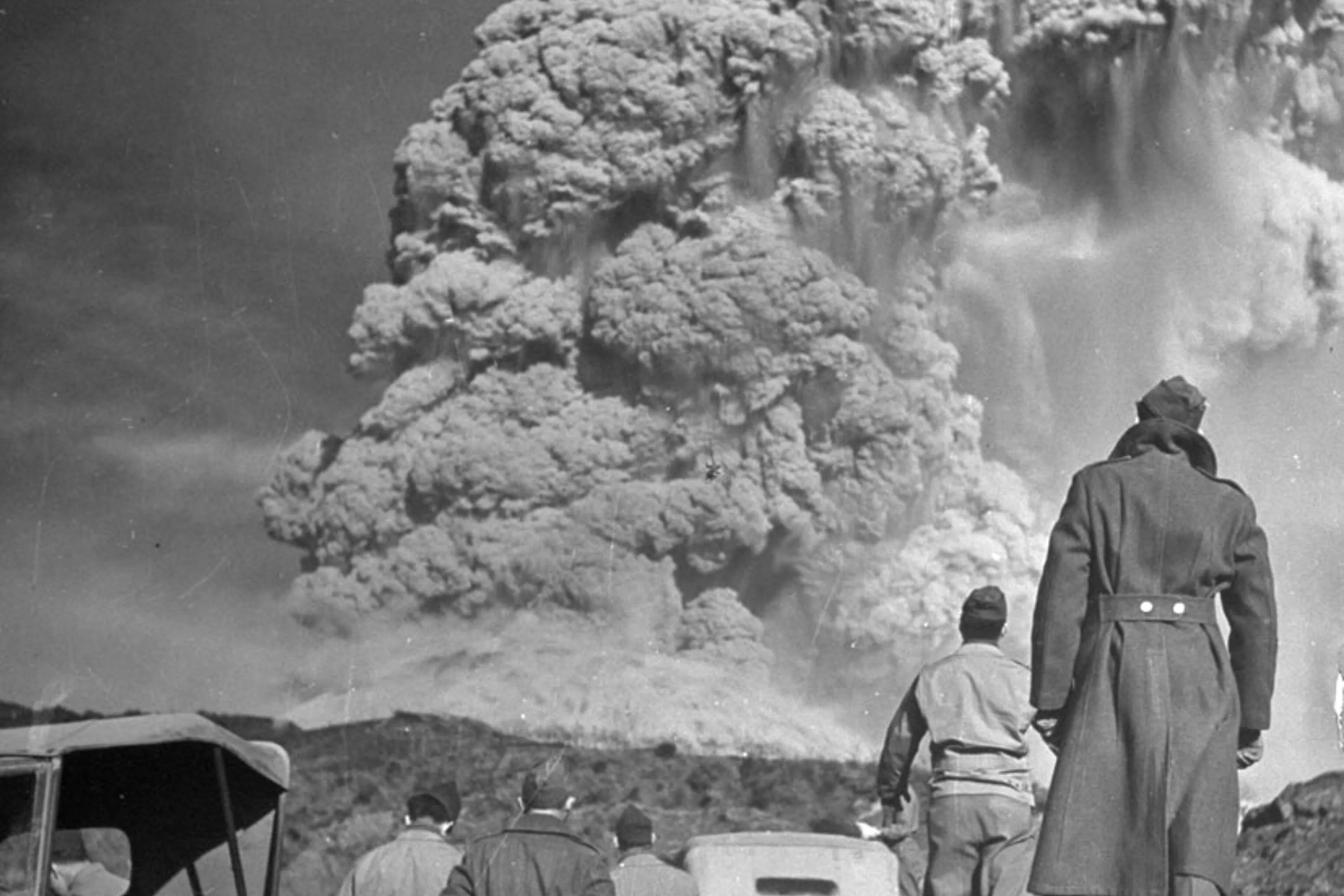 American soldiers observing the 1944 Vesuvius eruption