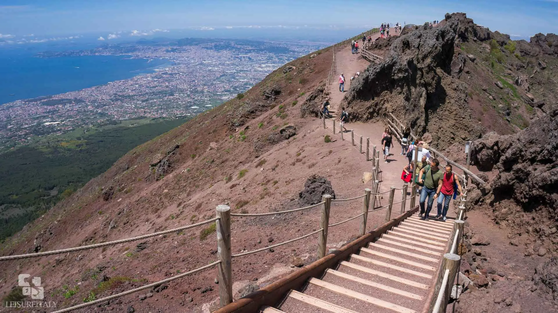 Accessible and Senior-Friendly Vesuvius Roundtrip from Naples