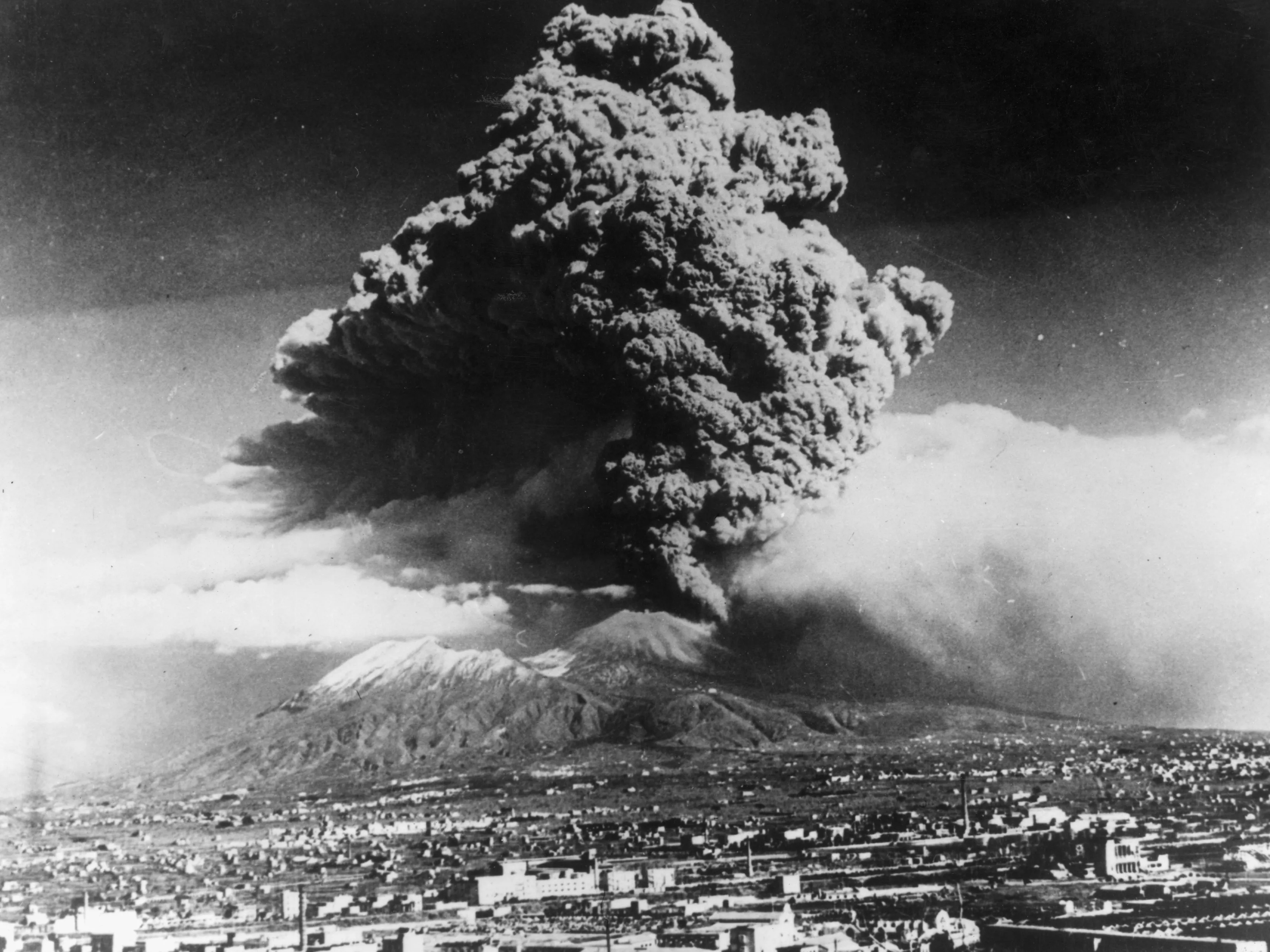 Volcanic eruption imagery associated with Mount Vesuvius