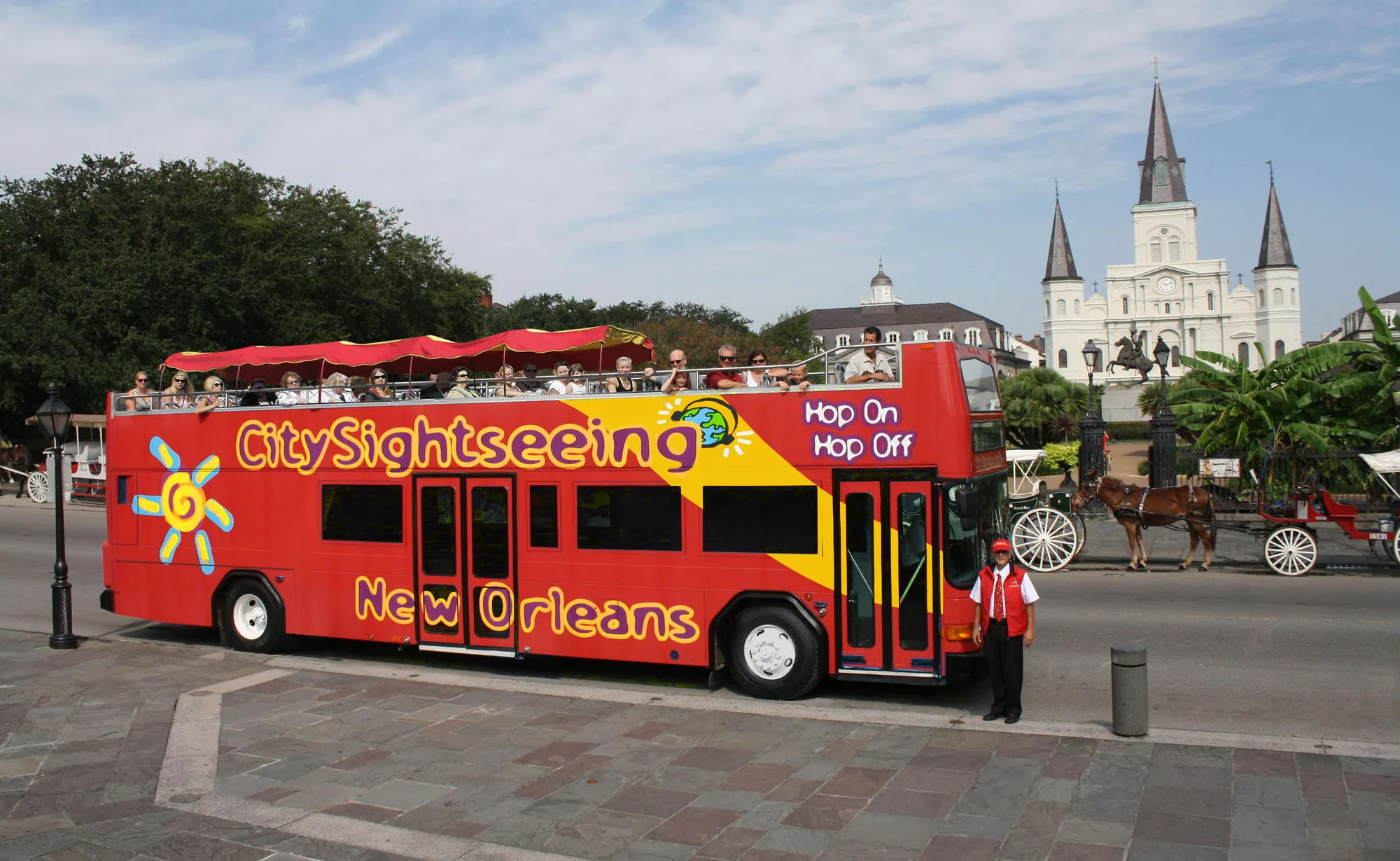 Bus at St. Louis Cathedral