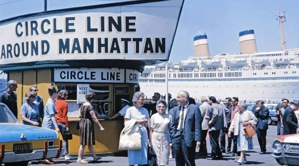 Circle Line ticket office in 1962