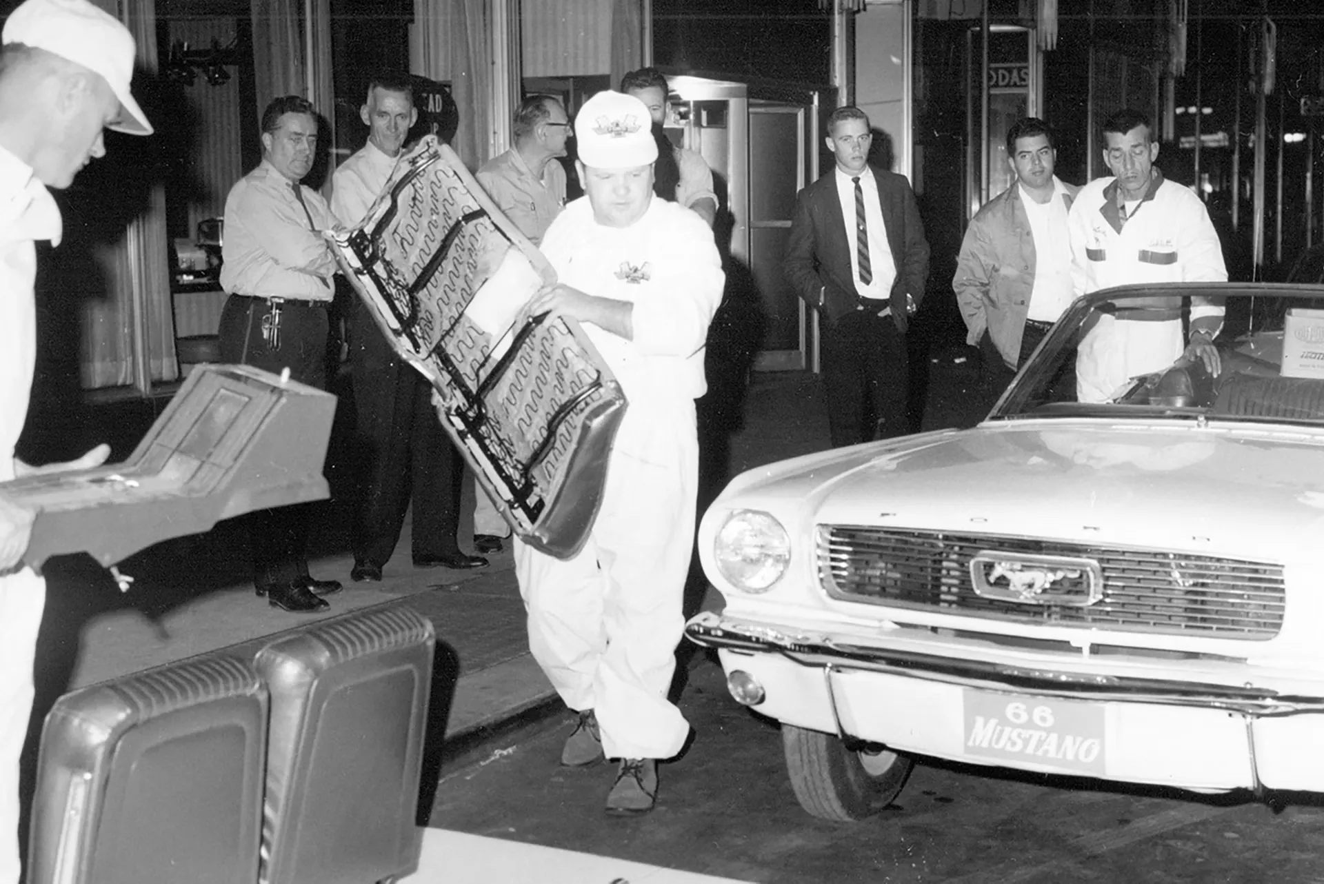 Mustang rooftop reassembling