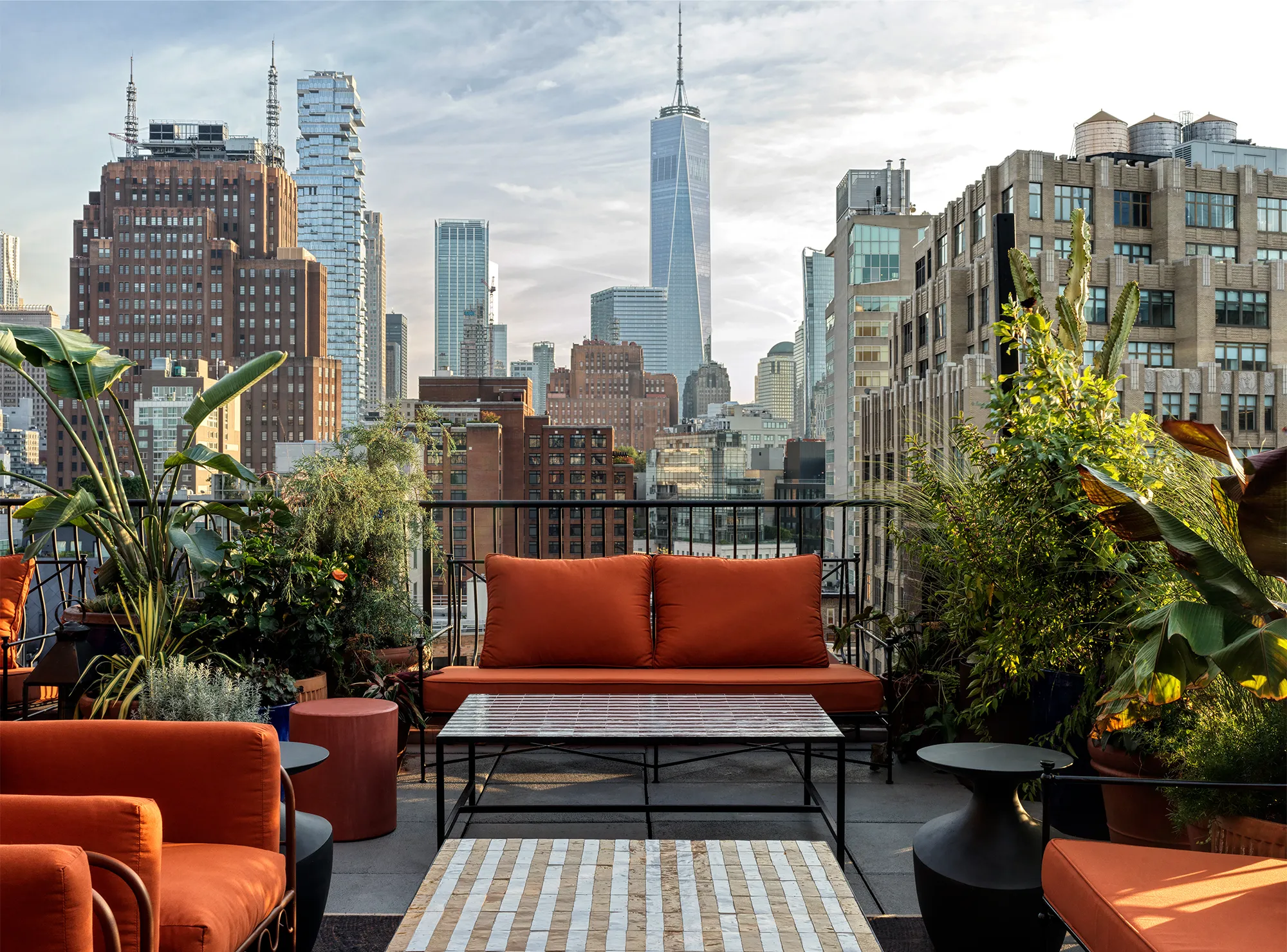 Downtown Rooftop Tour: A Walkable Sip-and-See Story