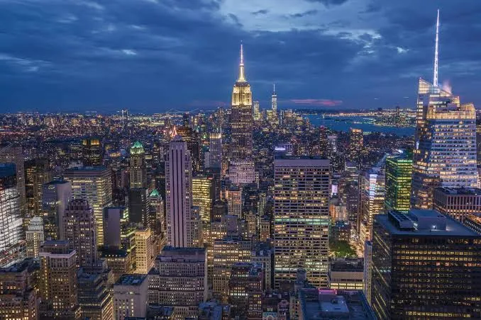 Top of the Rock at Night: Sharp Skyline Photos Without Tripods