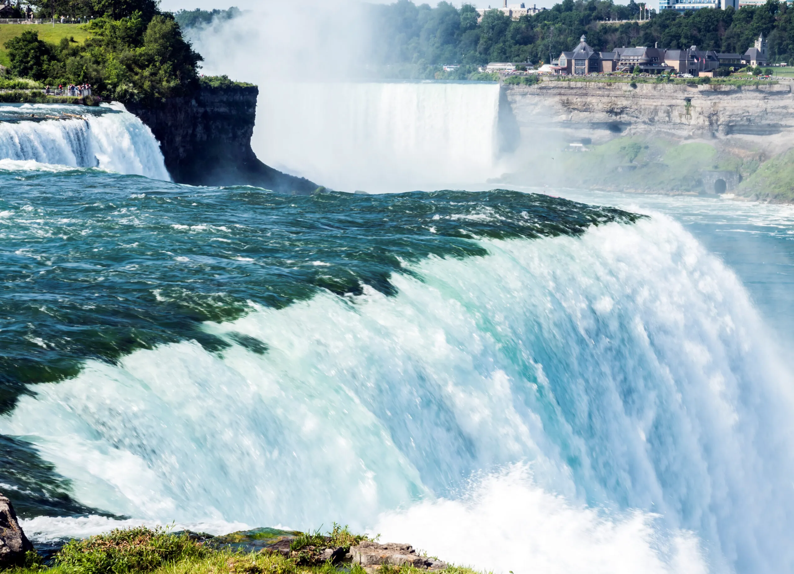 Niagara Weather-Proofing: How to Keep a Boat Day Comfortable