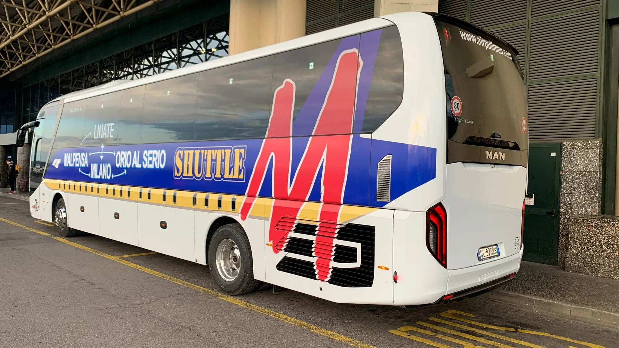Orio shuttle coach parked at terminal