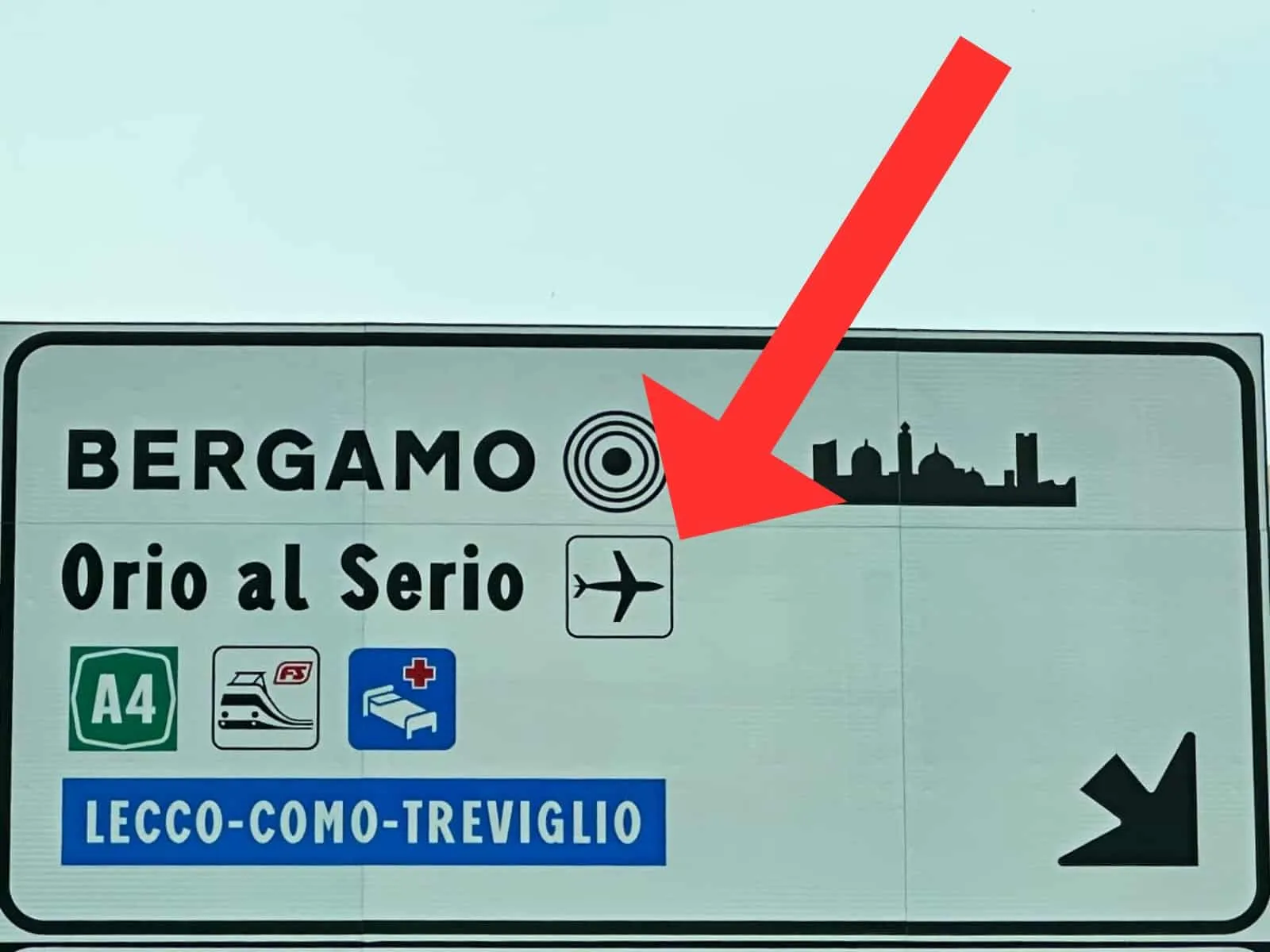 Road sign indicating route toward Orio al Serio airport