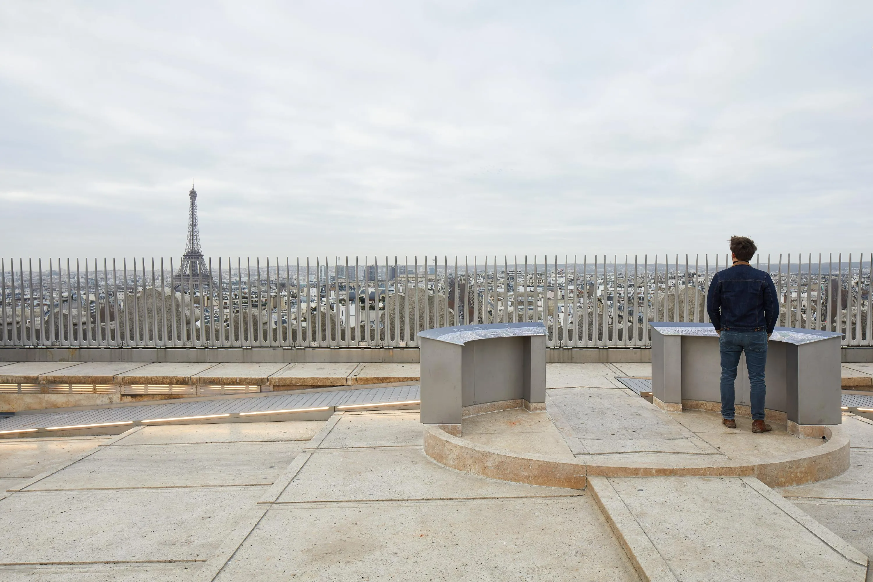 Arc de Triomphe: Entry Ticket + Rooftop Access