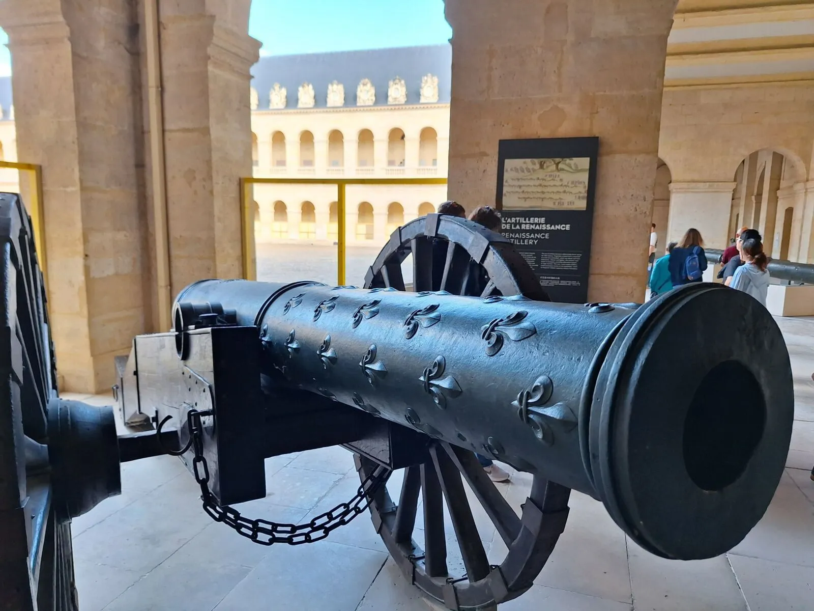 Huge Cannon