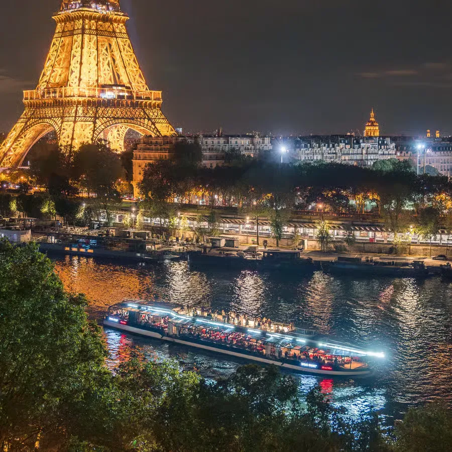 Paris cruise Night View
