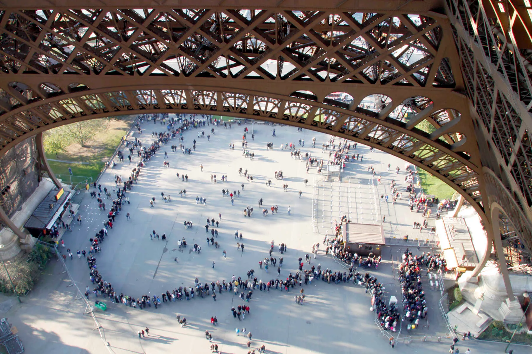 Eiffel Tower Queue