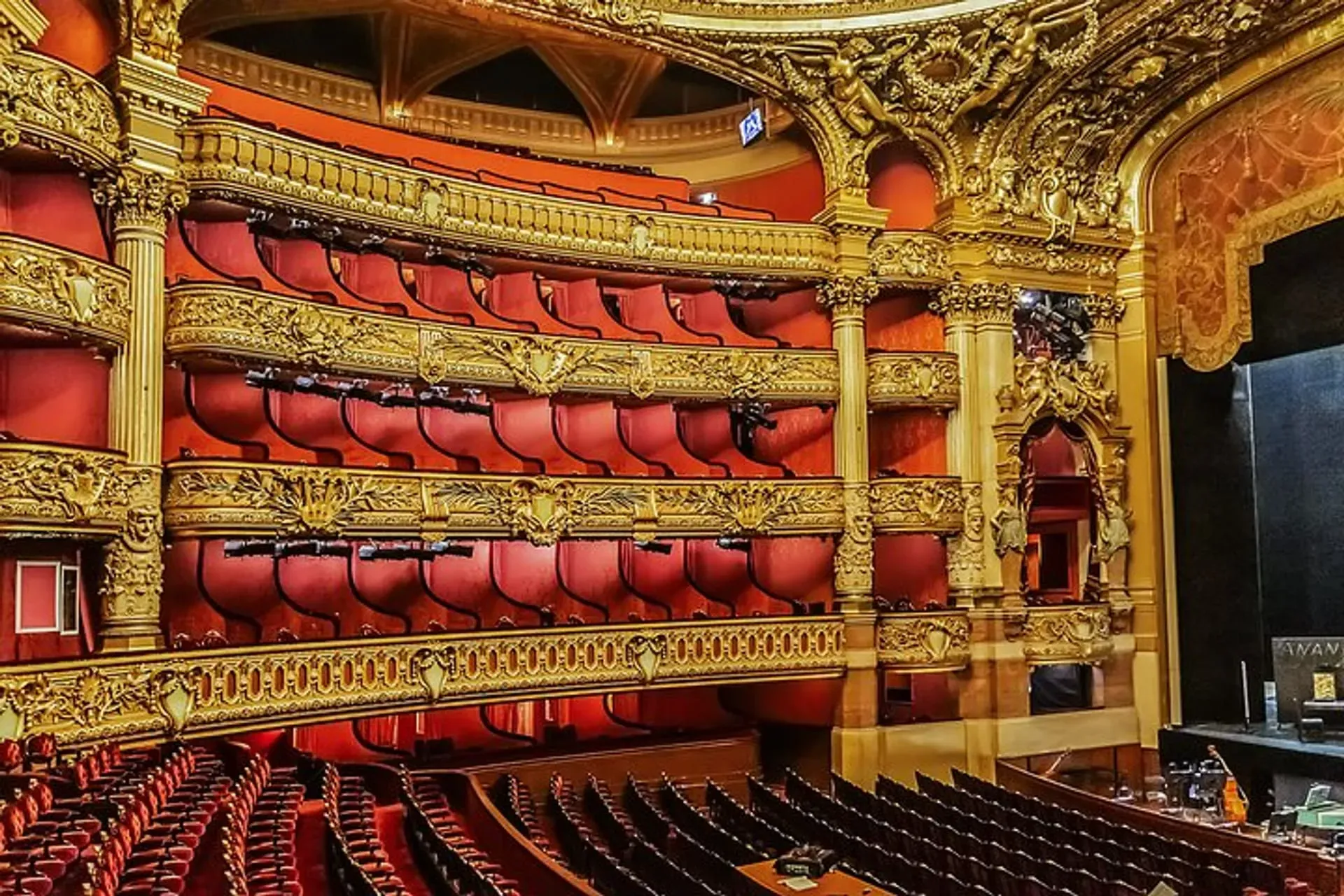 Palais Garnier side elevation