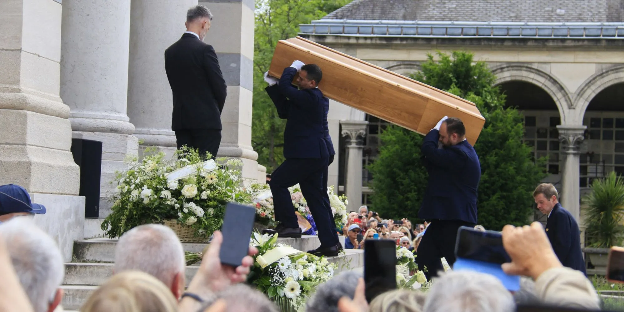 Édith Piaf’s Funeral: Crowds, Media, and Memory