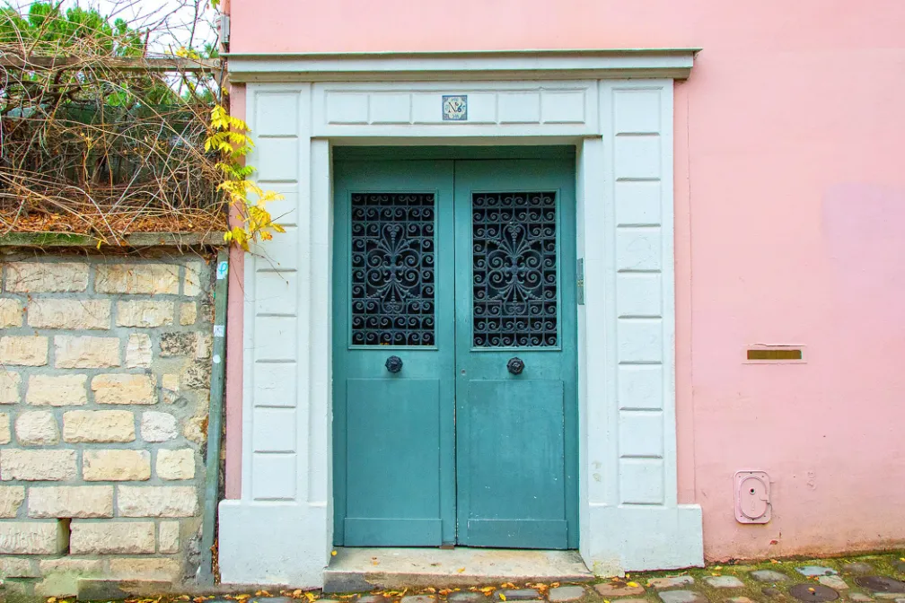 Blue-door facade in Montmartre