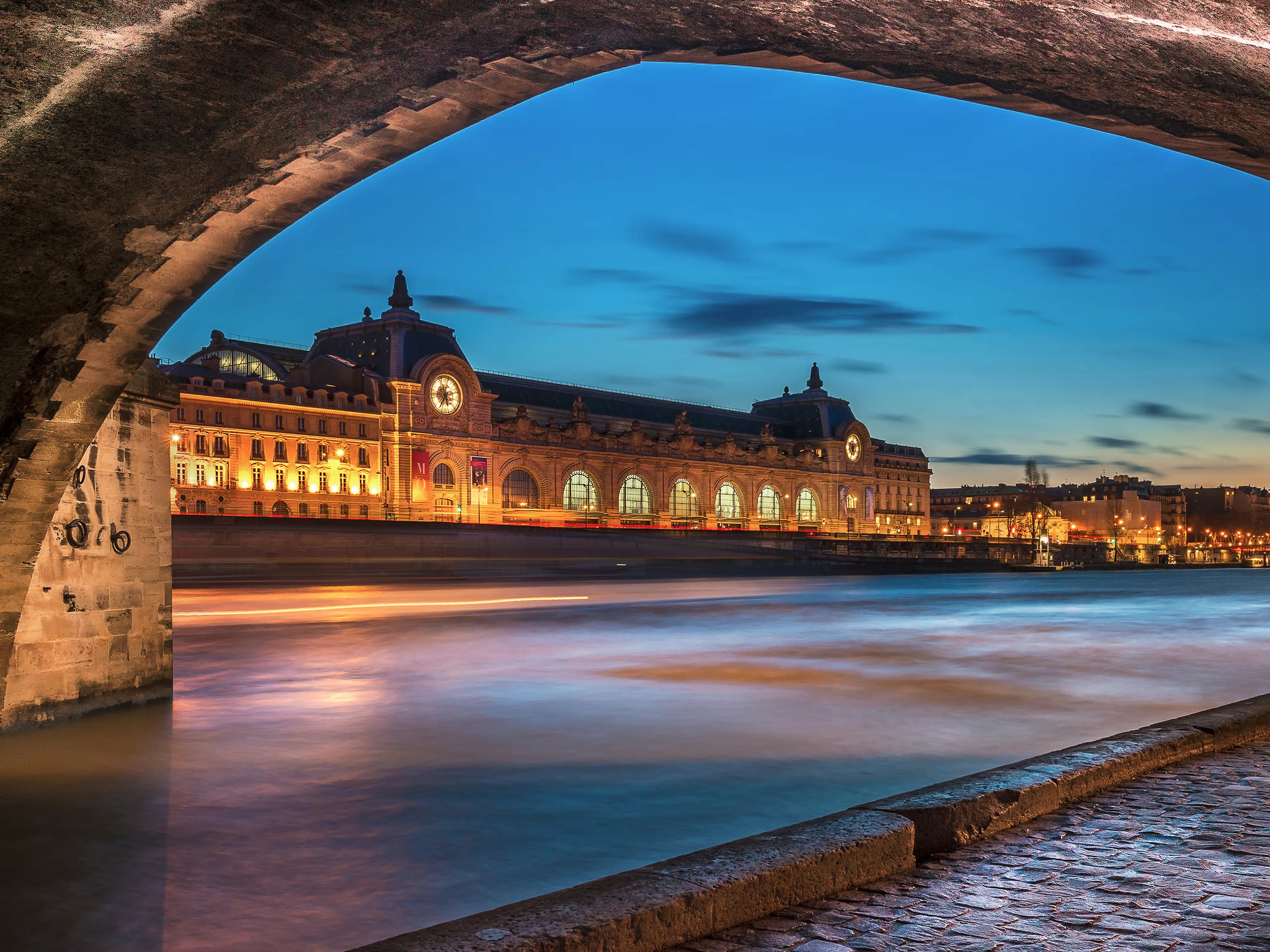 Musée d'Orsay facade illuminated at night