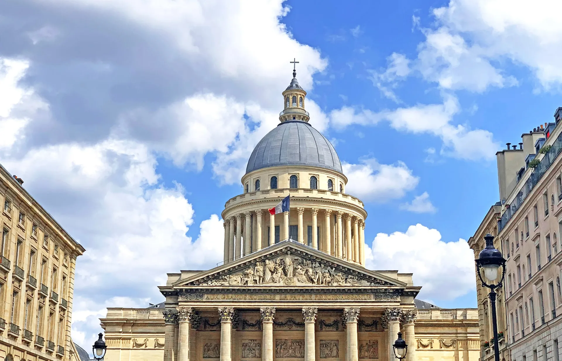 Panthéon facade on a sunny day